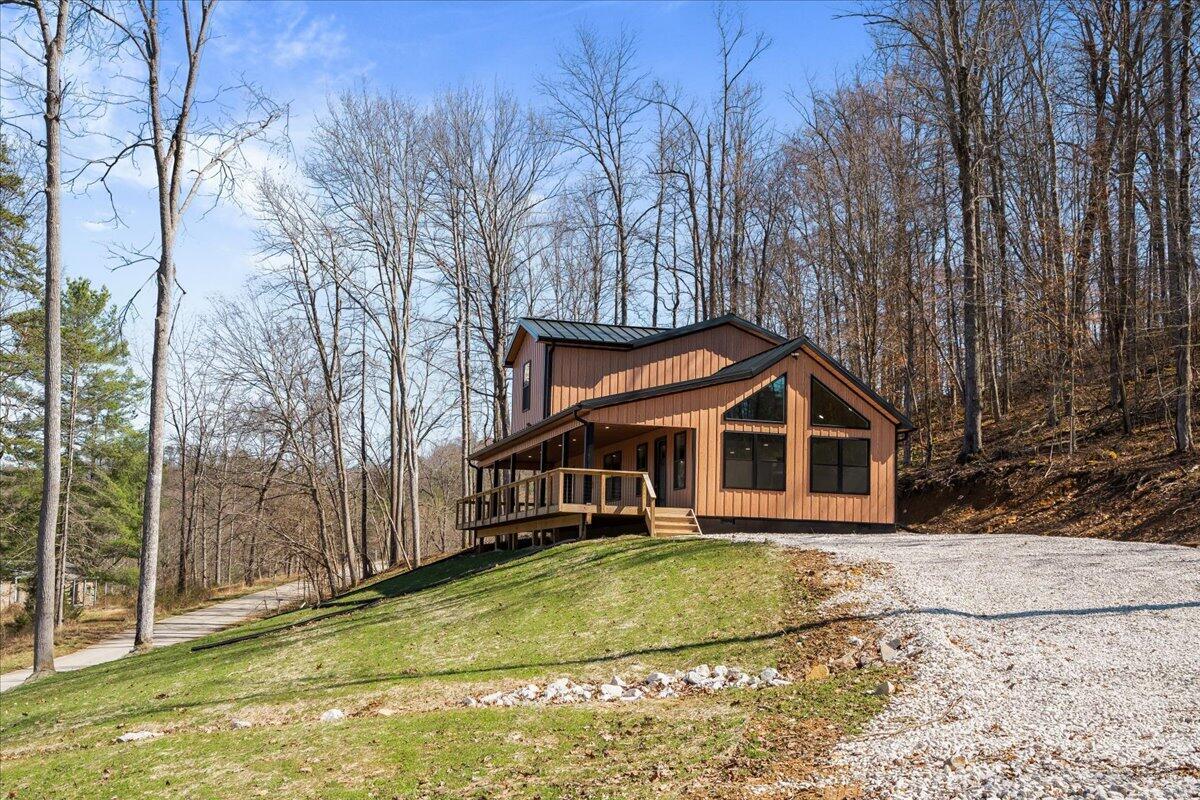 Image 3: 02-IVA07945