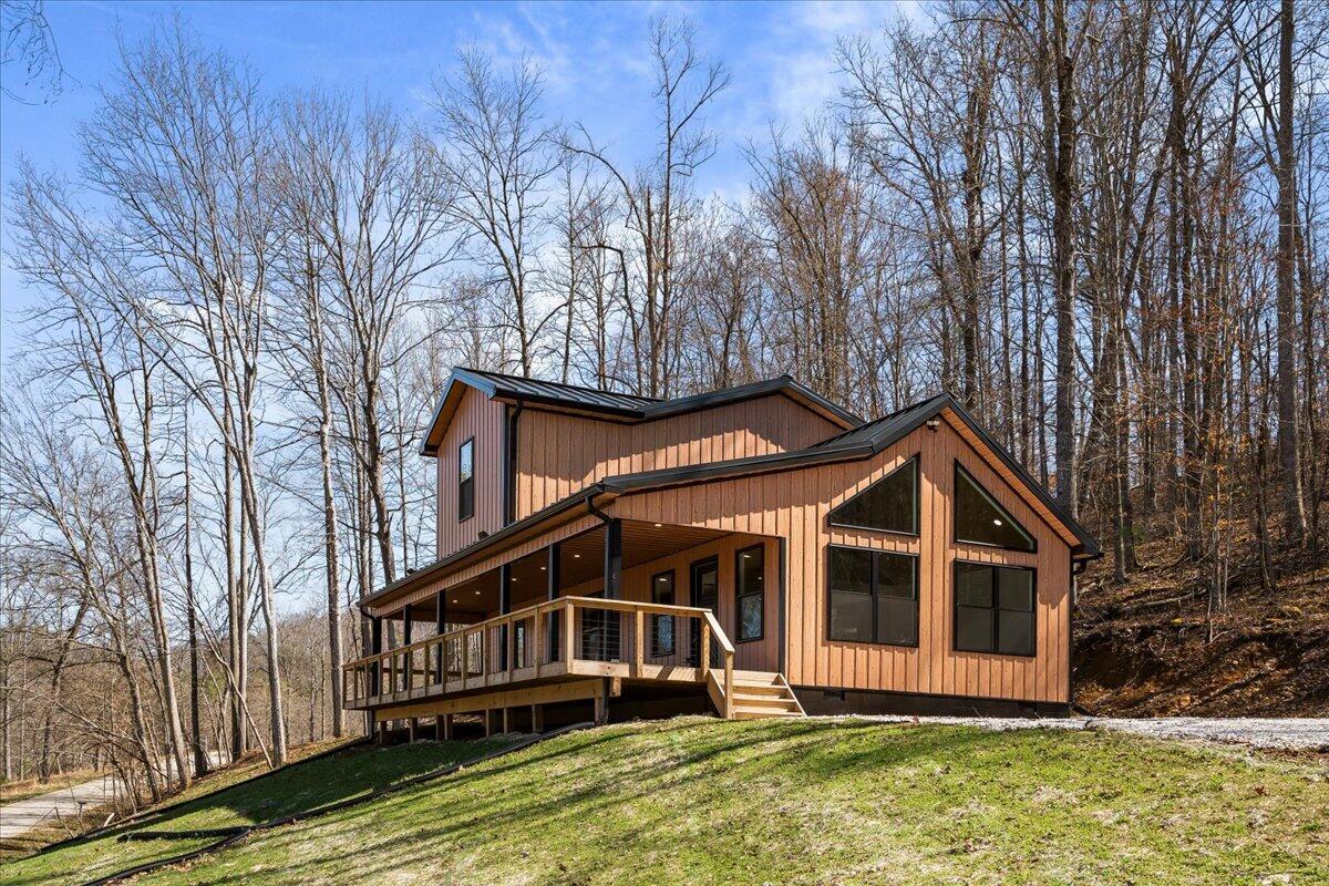 Image 4: 03-IVA07948