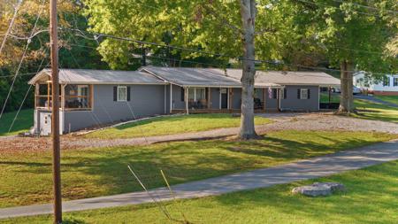 986 Lakeview Drive