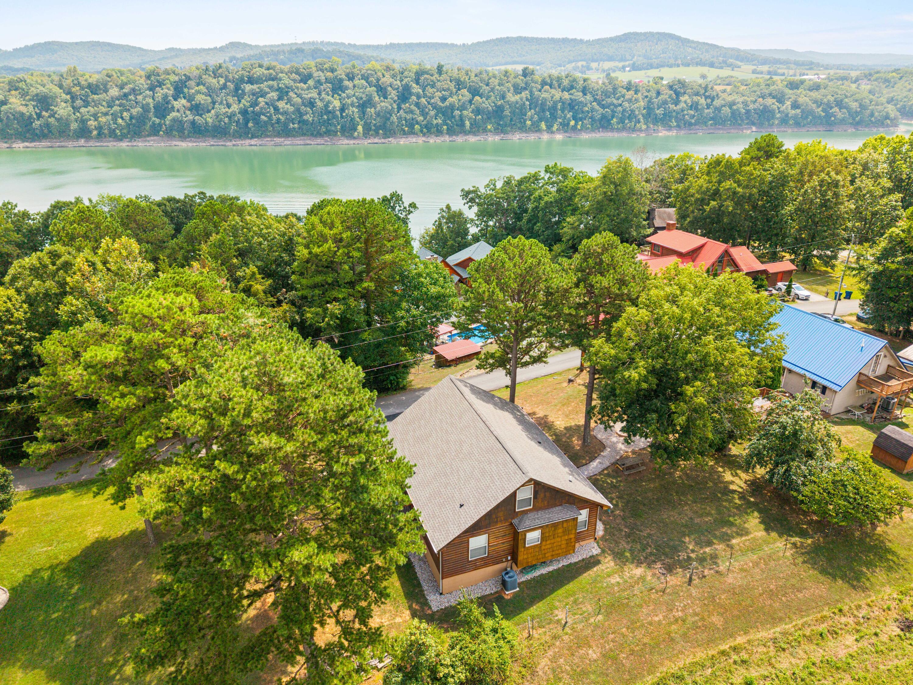 Image 2: Bridge Hollow Photo-02