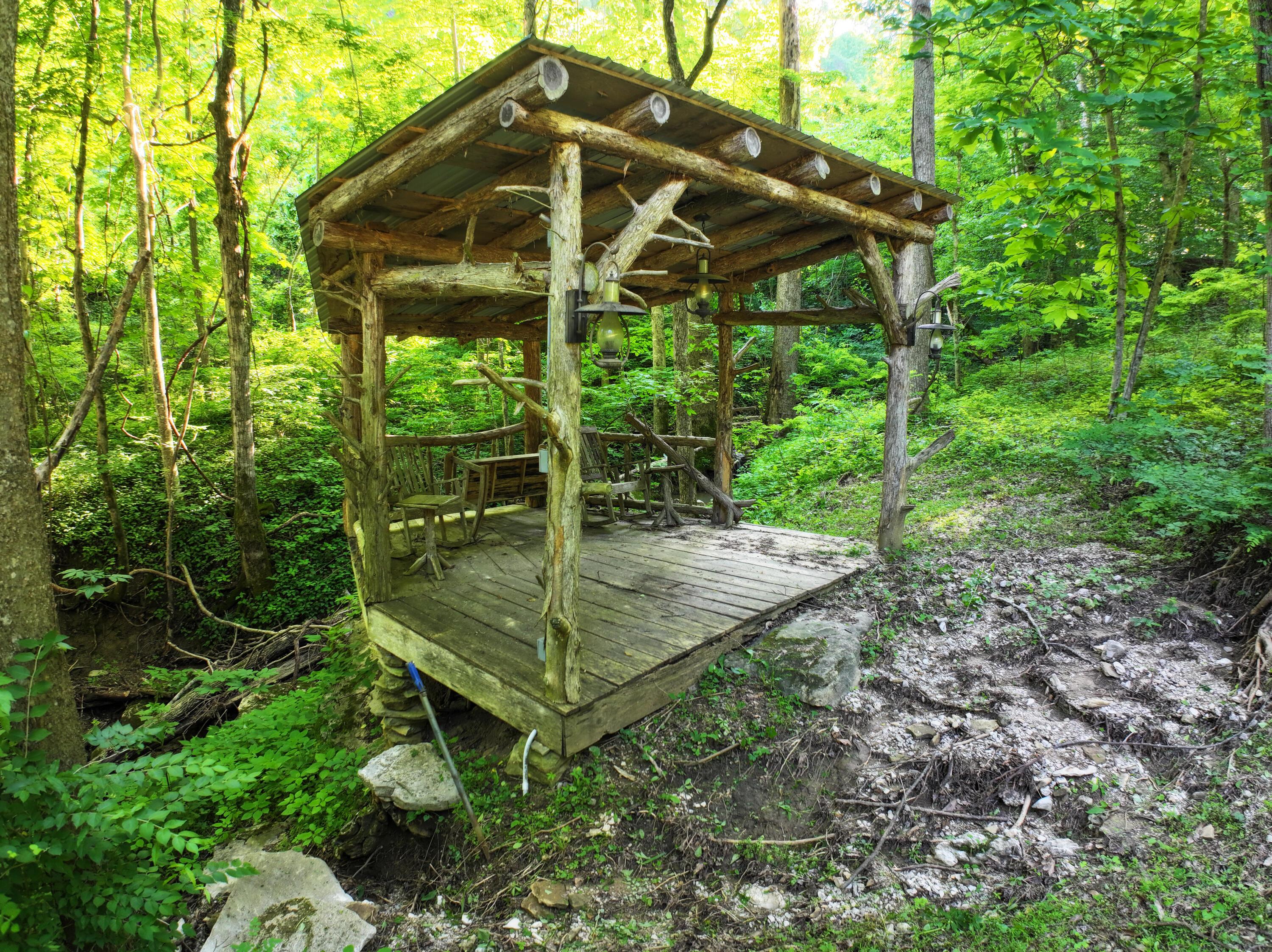 Image 4: Secluded!