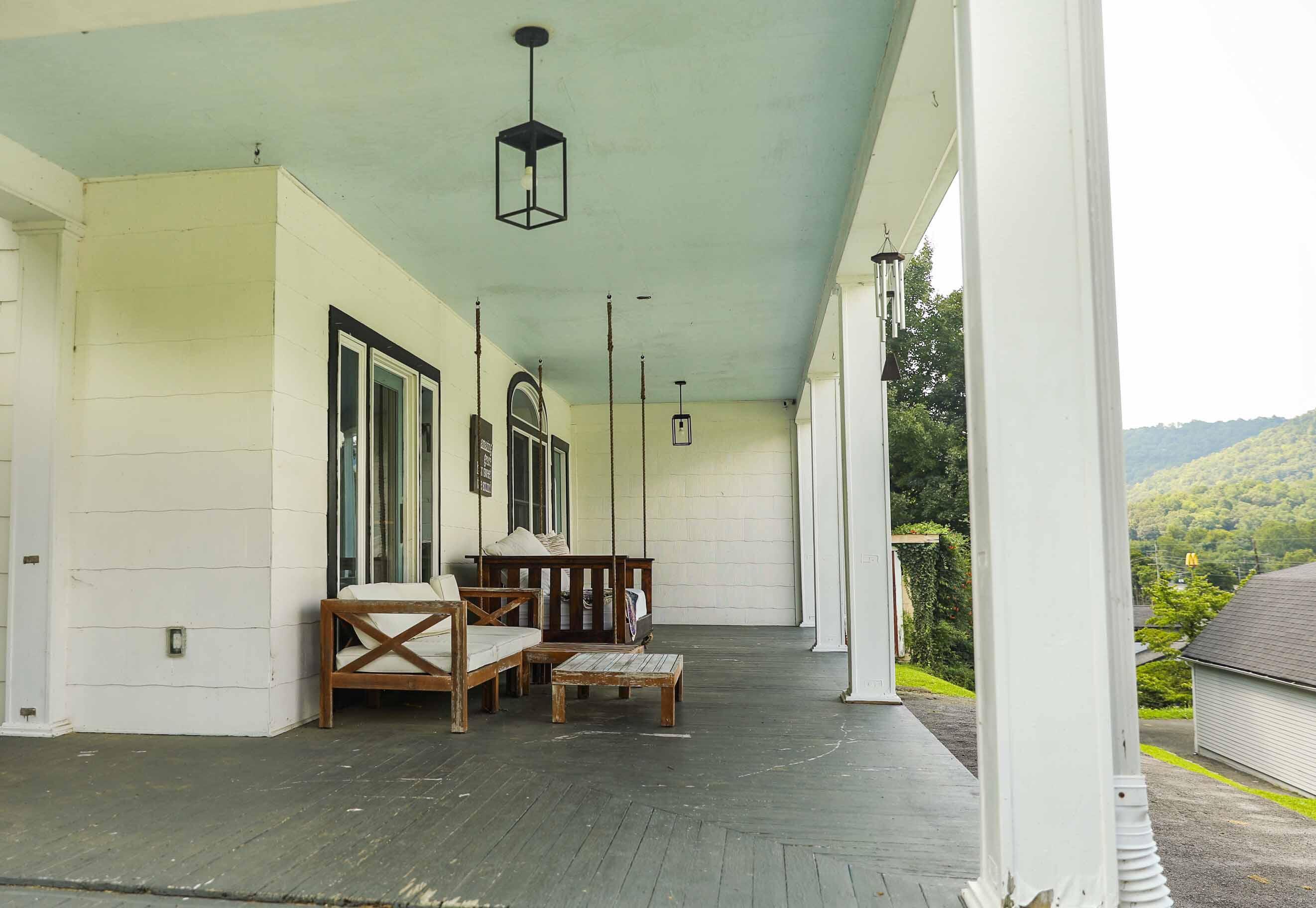 Image 2: Porch2