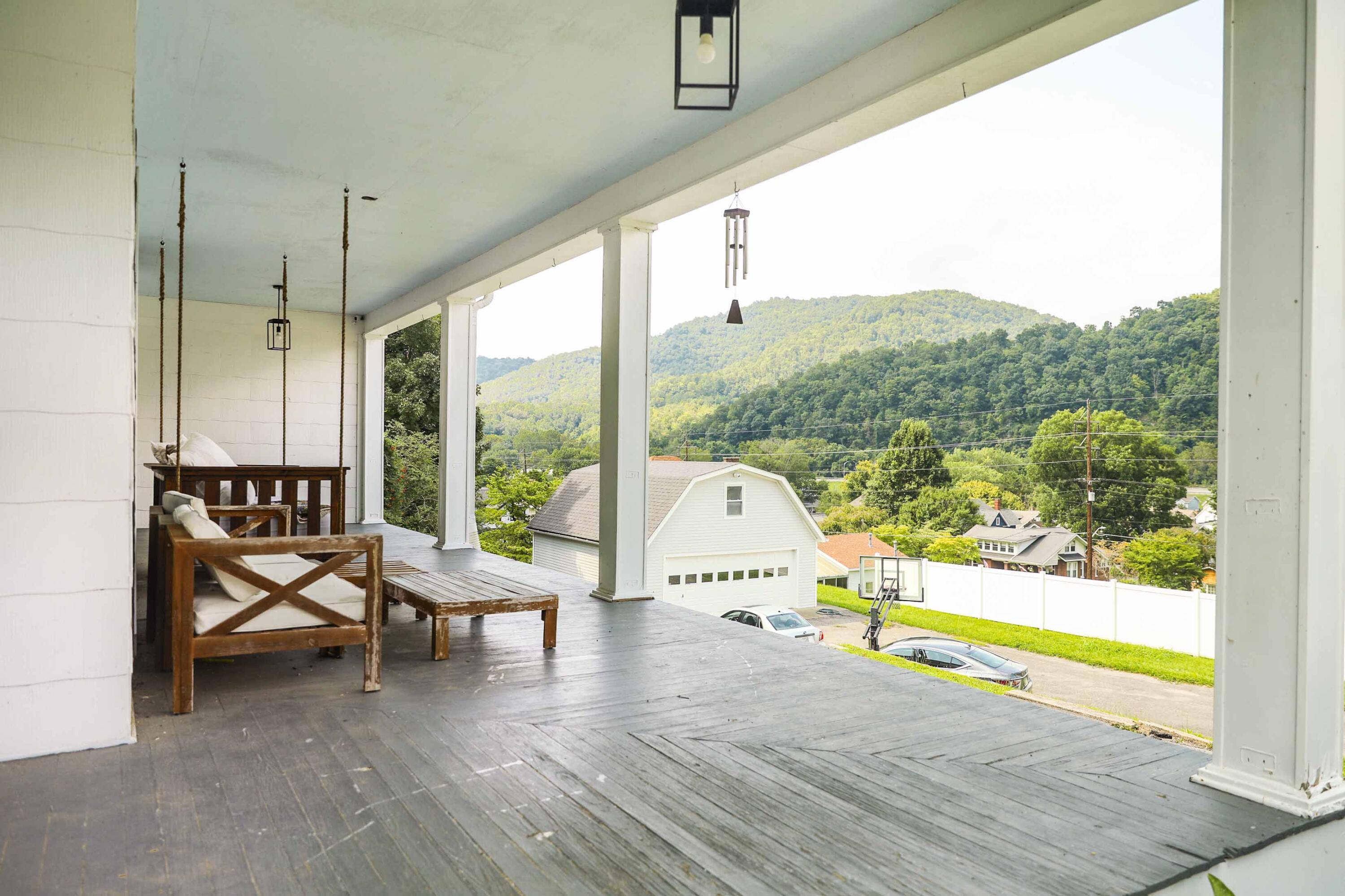 Image 3: Porch1