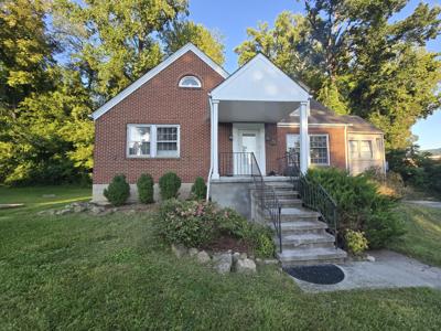 400 Gloucester Avenue