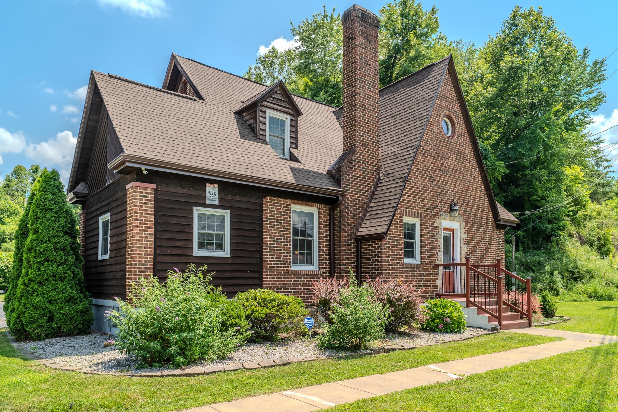 Image 2: CAM09661-HDR