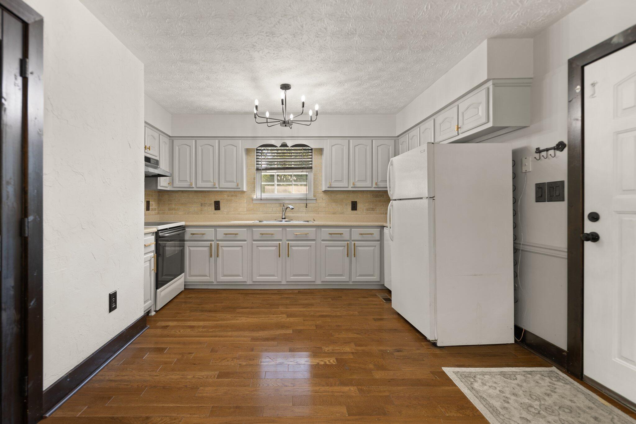 Image 2: 10-web-or-mls-118A1418
