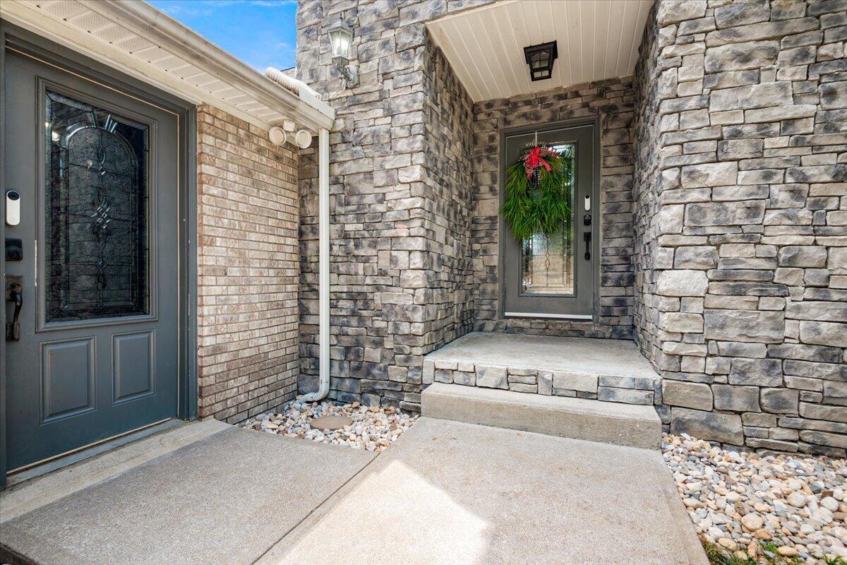 Image 4: 03-Front Porch View