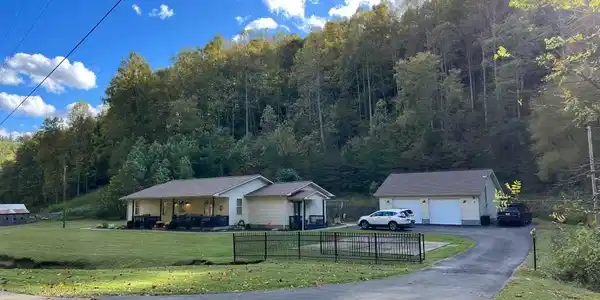 1023 Sublimity Hollow Road
