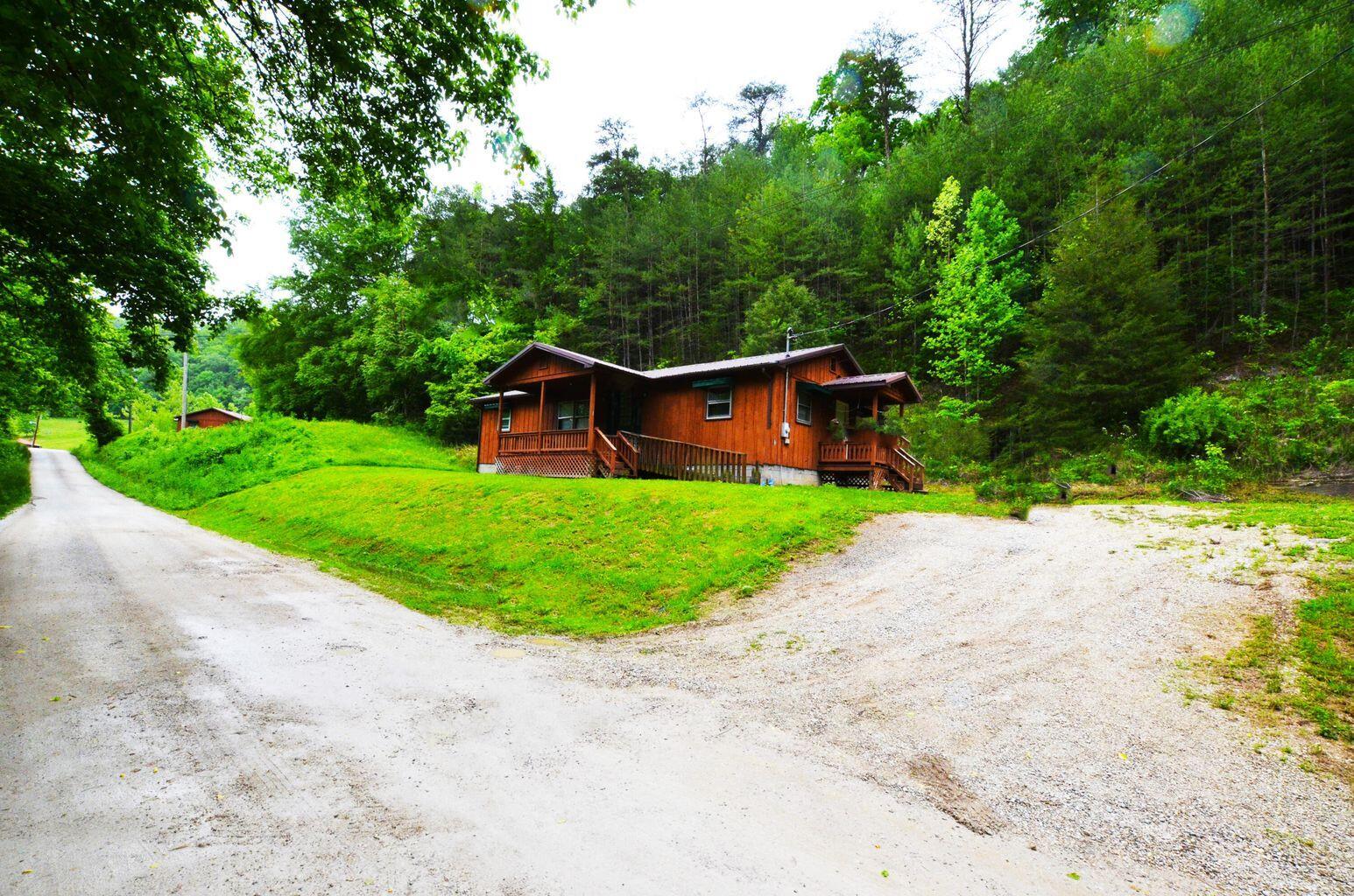Image 2: 73 Butter Point Rd!