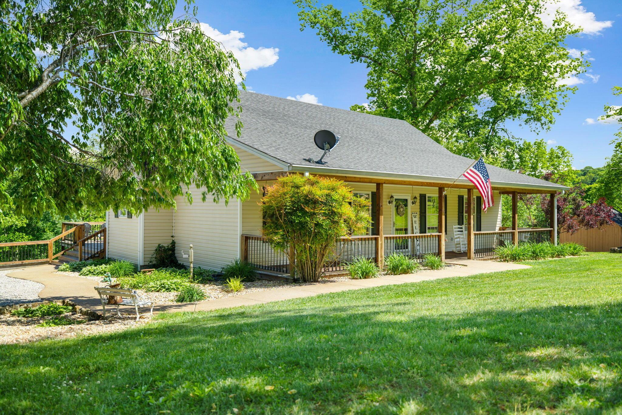 Image 1: KY Home for sale spring shoot 7