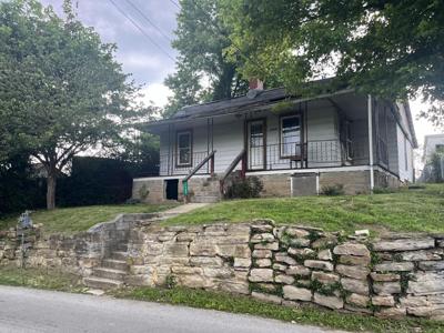 1609 Hurst Lane