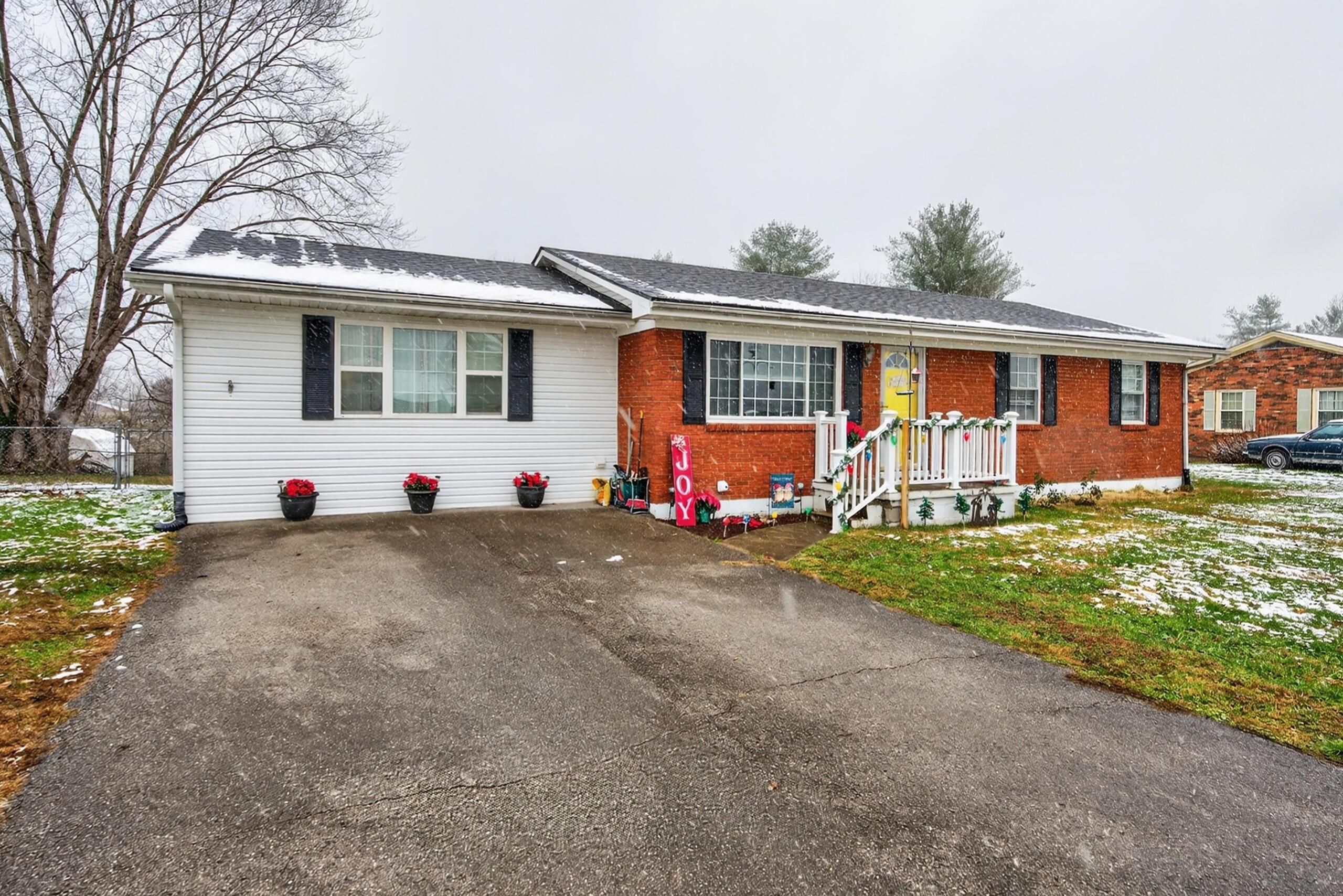 Image 1: 315 S. Winn