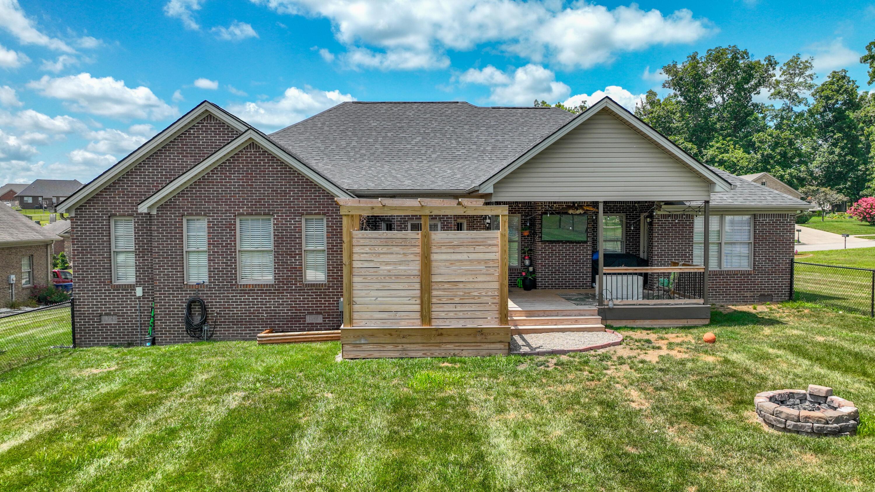 Image 2: 310 Bocote Dr.-4