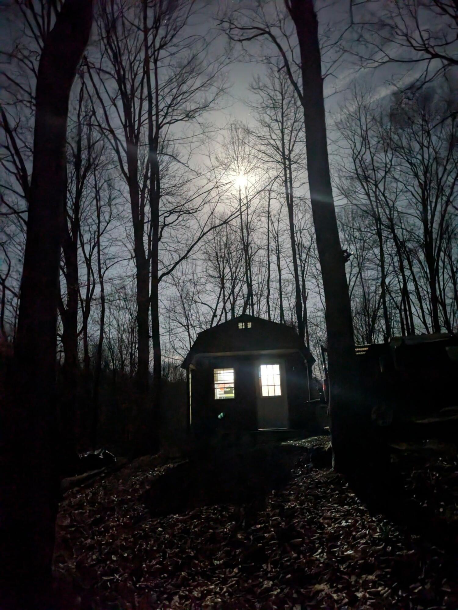 Image 2: Moonlite cabin!