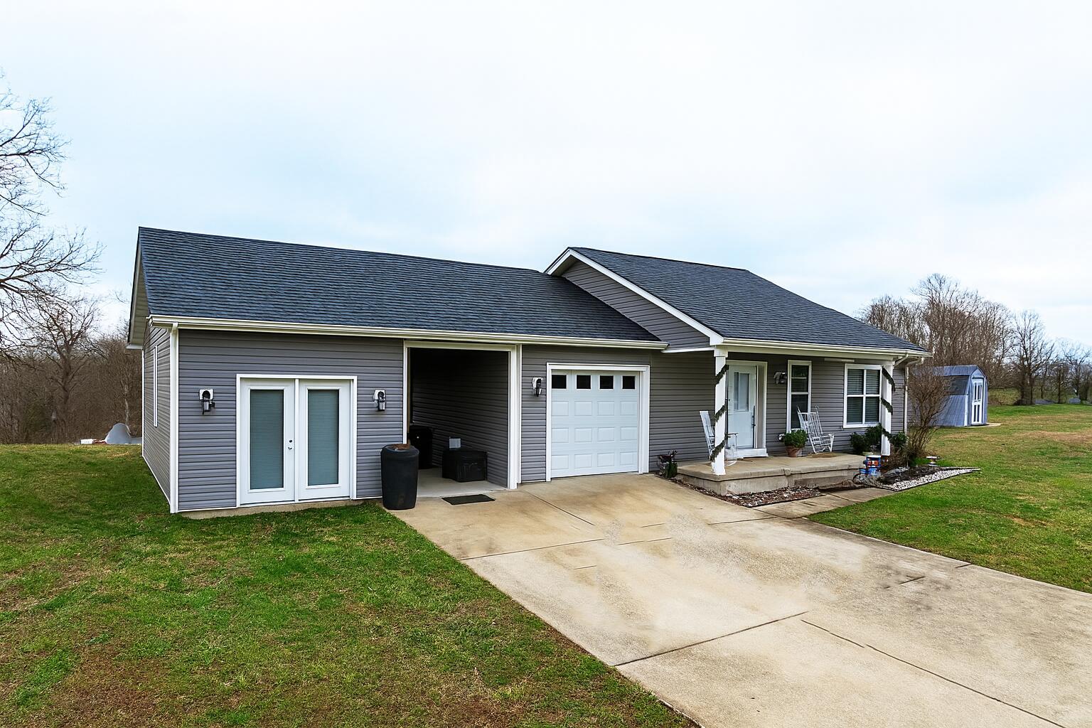 Image 2: Front view!