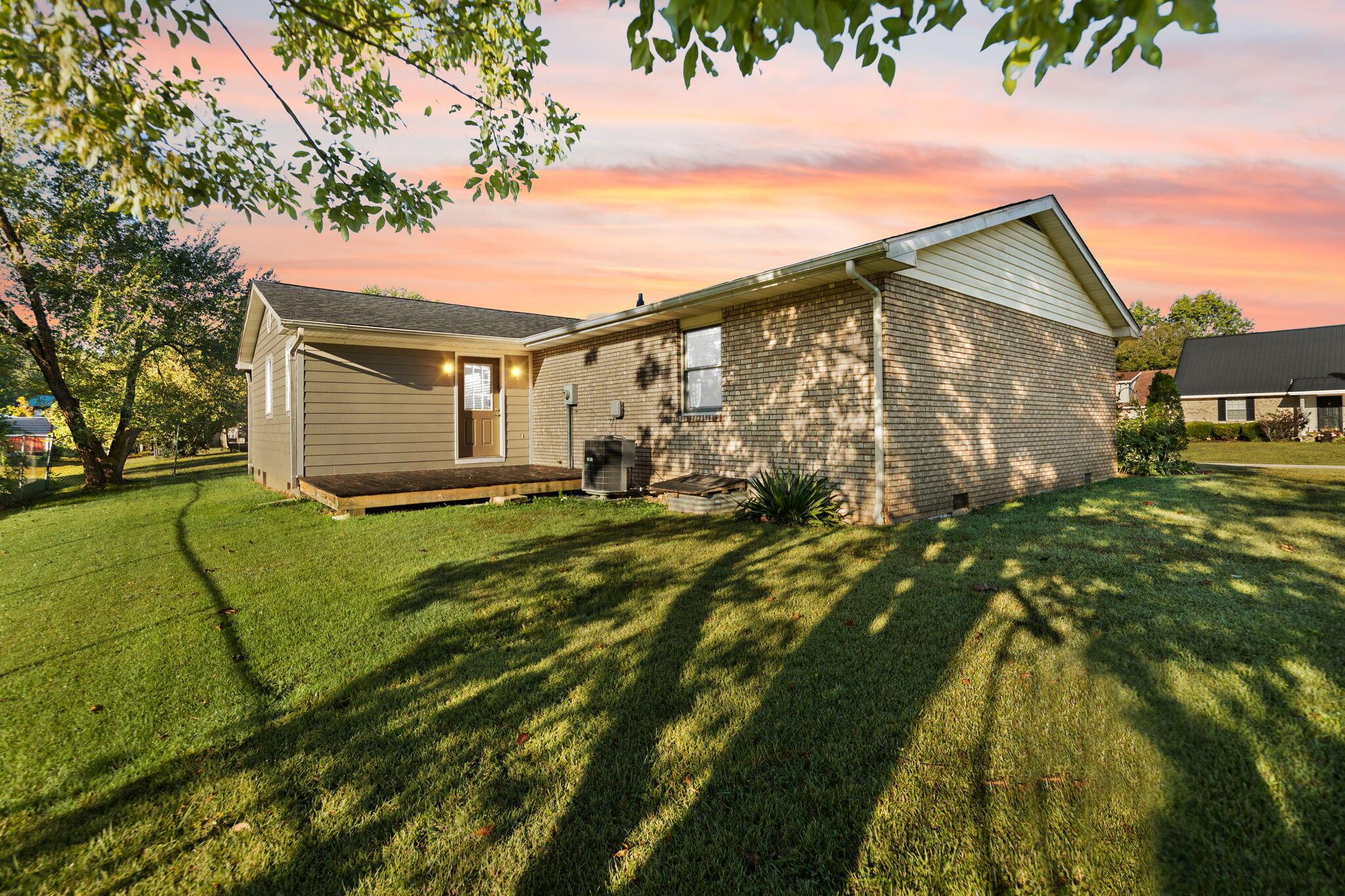 Image 3: 3-web-or-mls-118A1540 copy