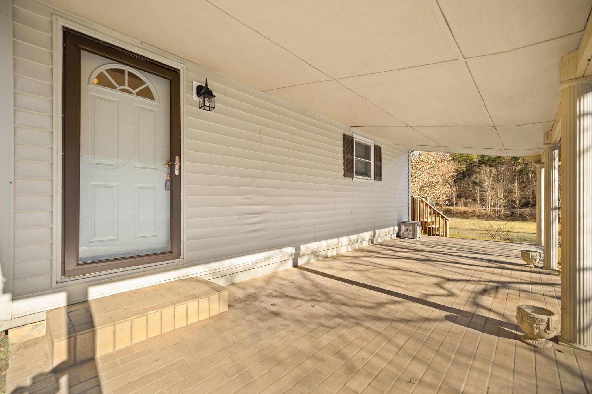 Image 4: 14-web-or-mls-118A3405