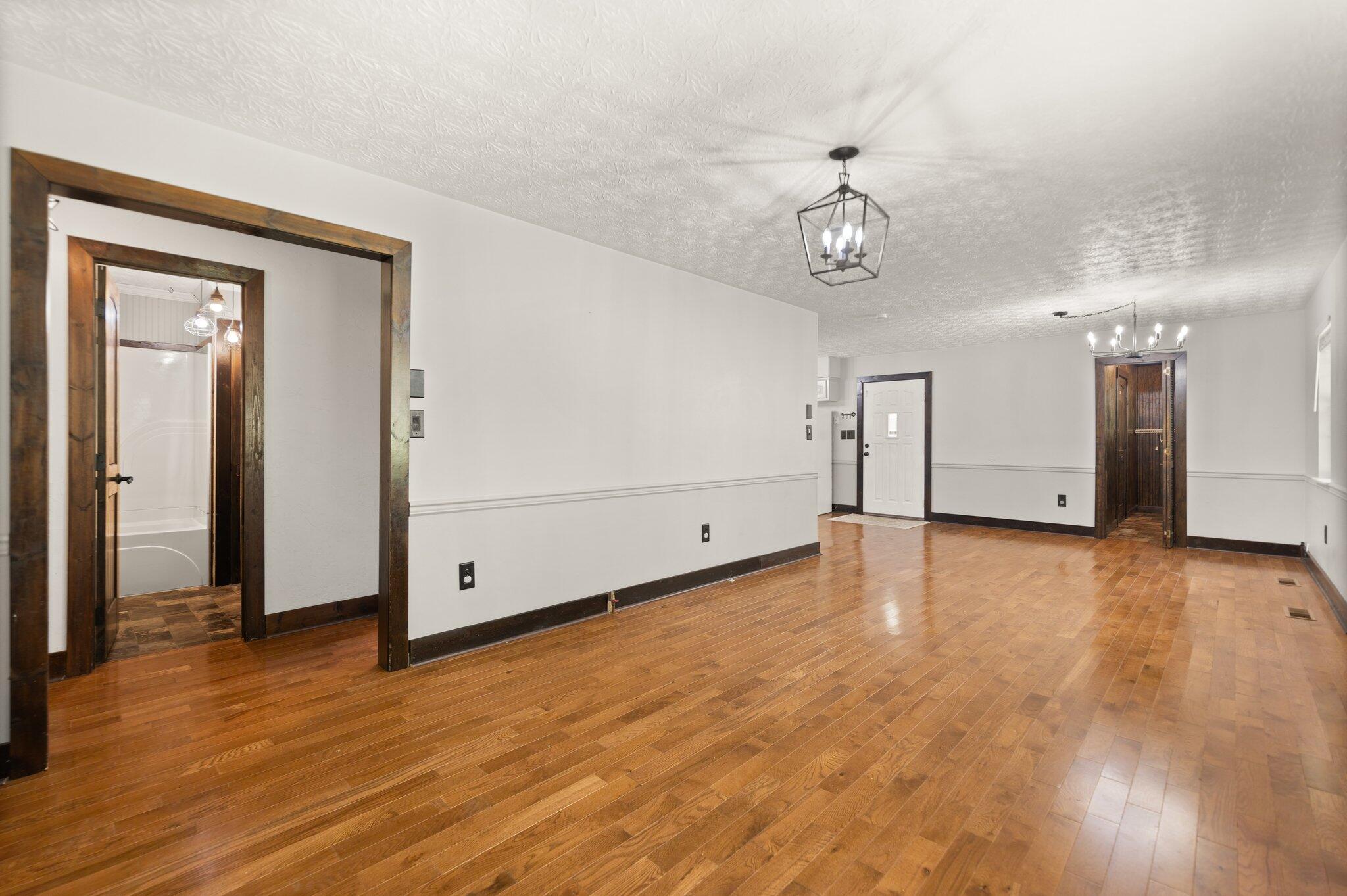 Image 4: 33-web-or-mls-118A1409