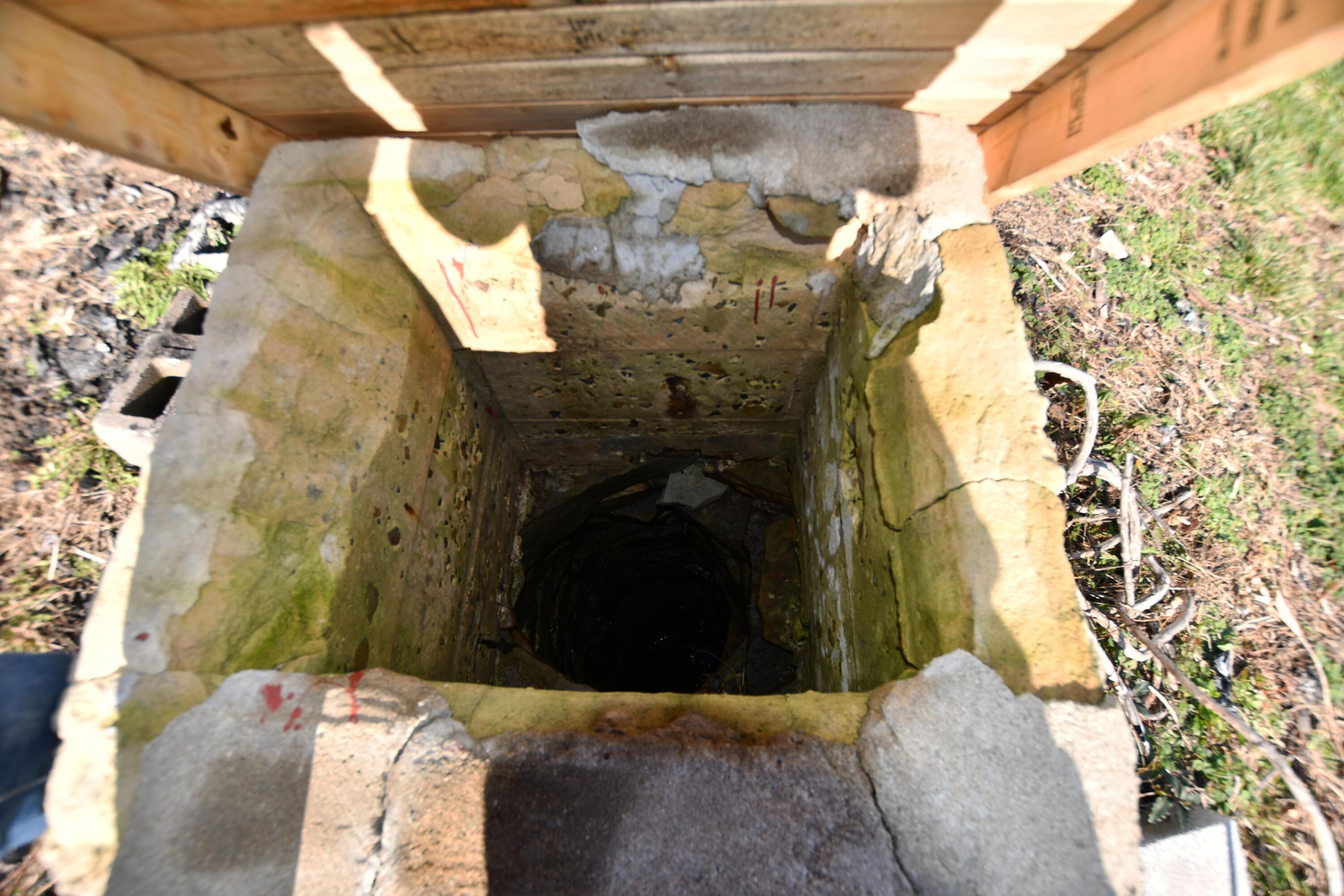 Image 4: Well