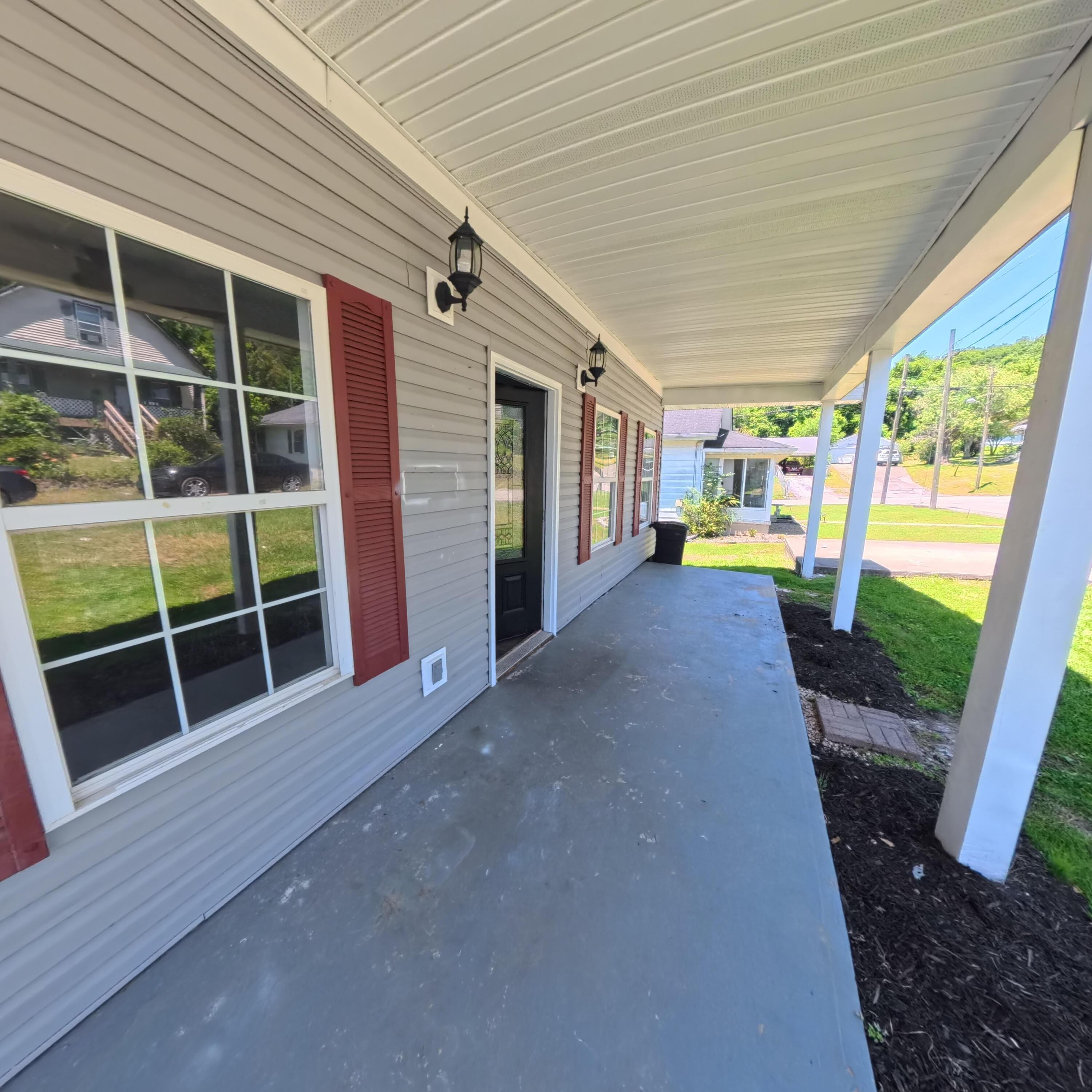 Image 3: Large porch!