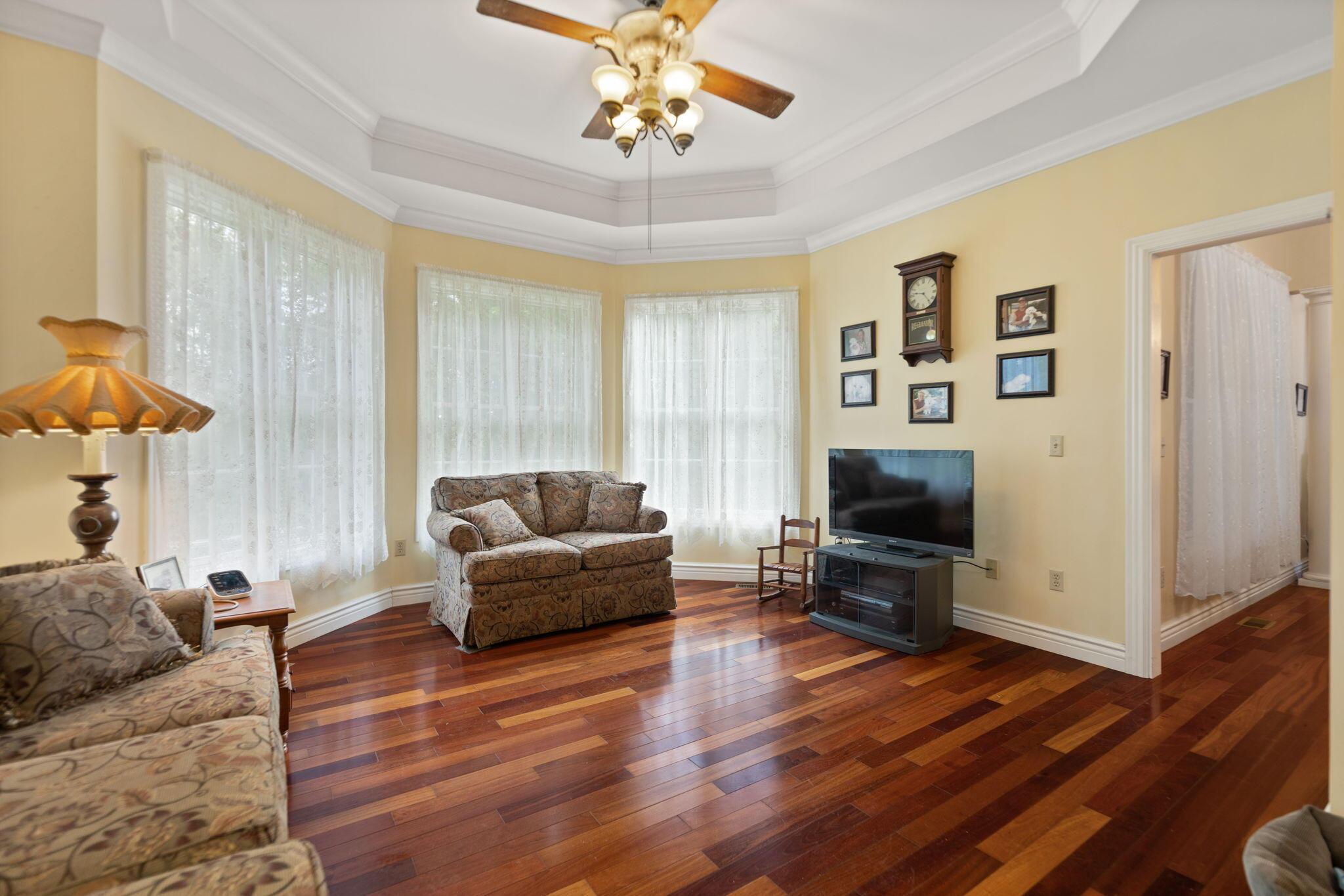 Image 3: 2-web-or-mls-118A7731