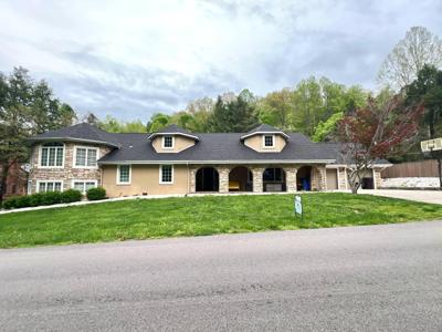 131 Woodland Hills
