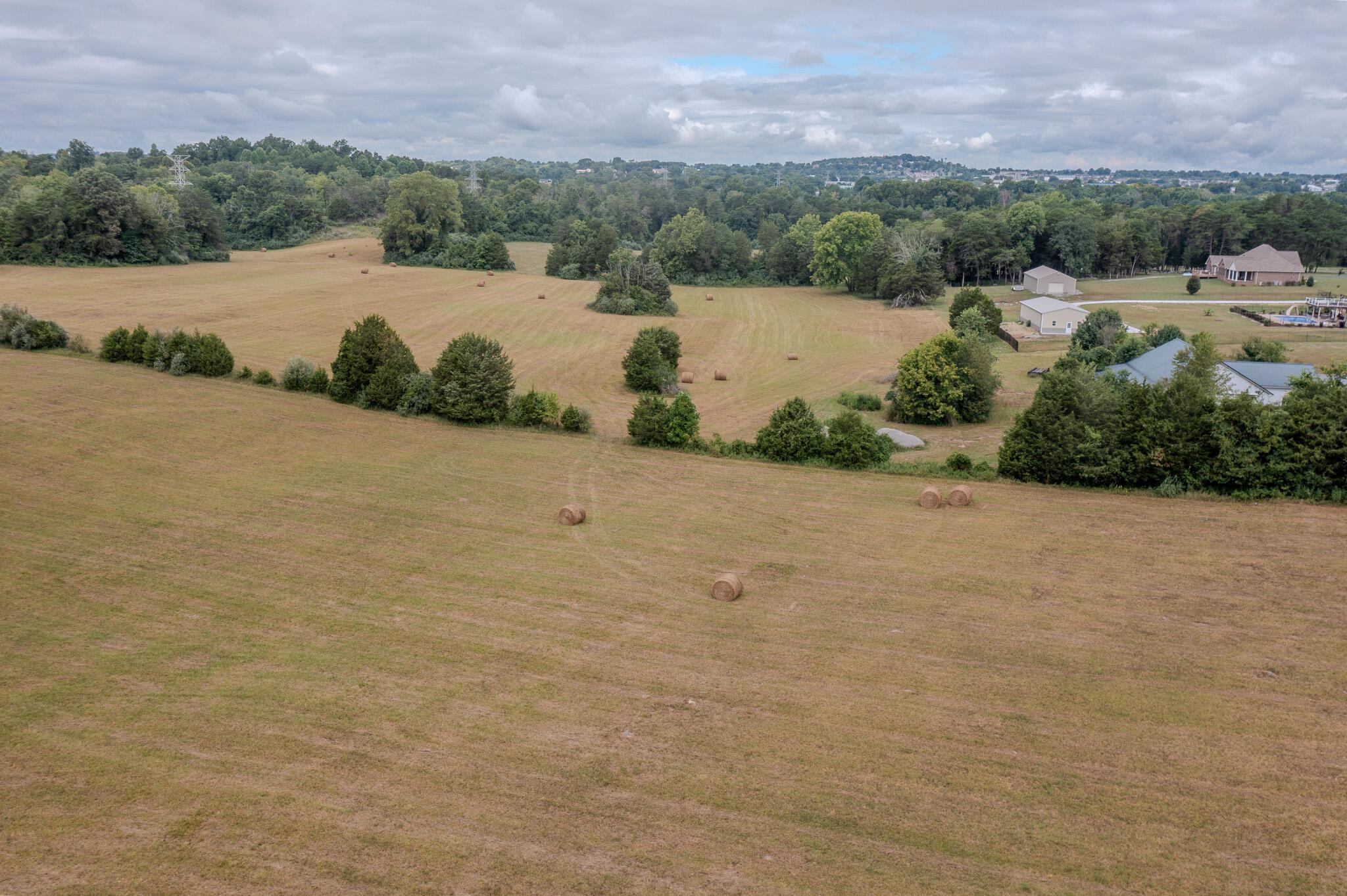 Image 3: Low Farm Photo 2