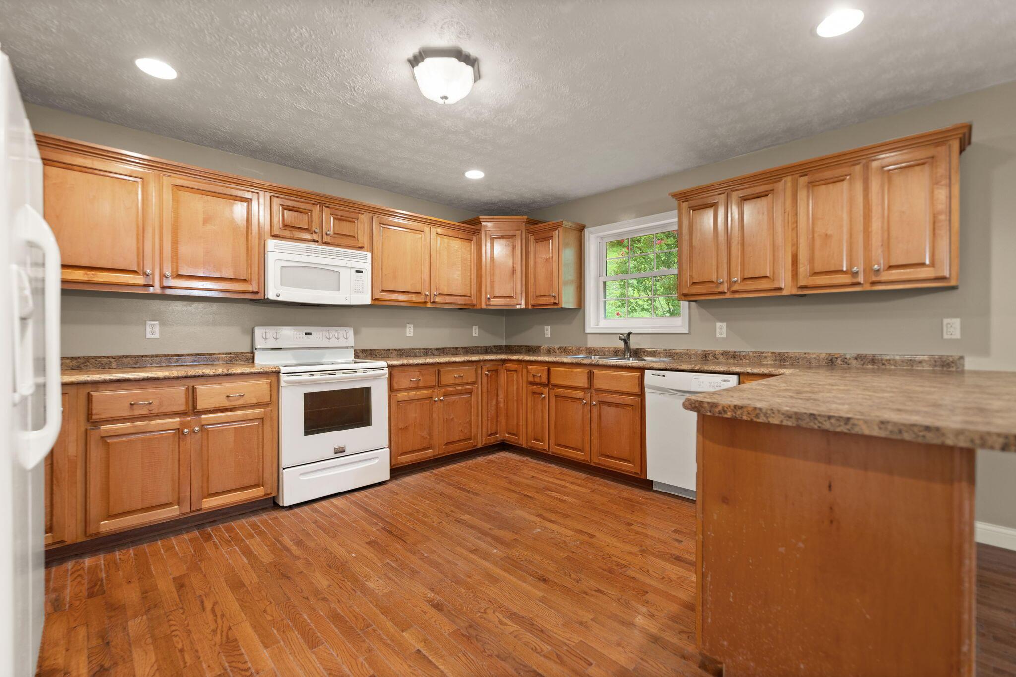 Image 3: 15-web-or-mls-118A3827