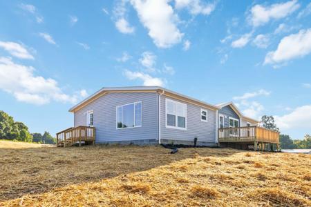 41 Bluebird Lane