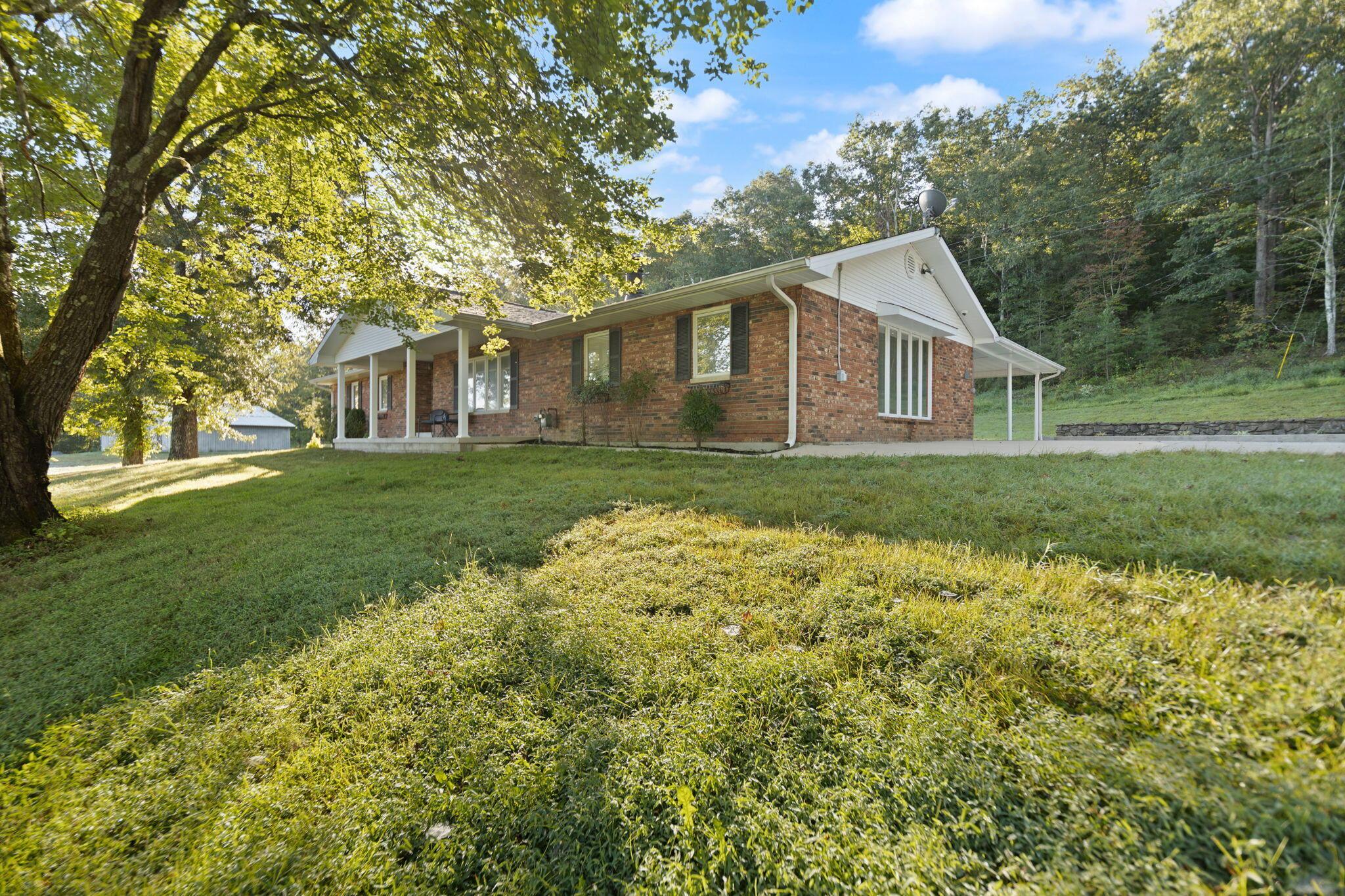 Image 4: Side of Home