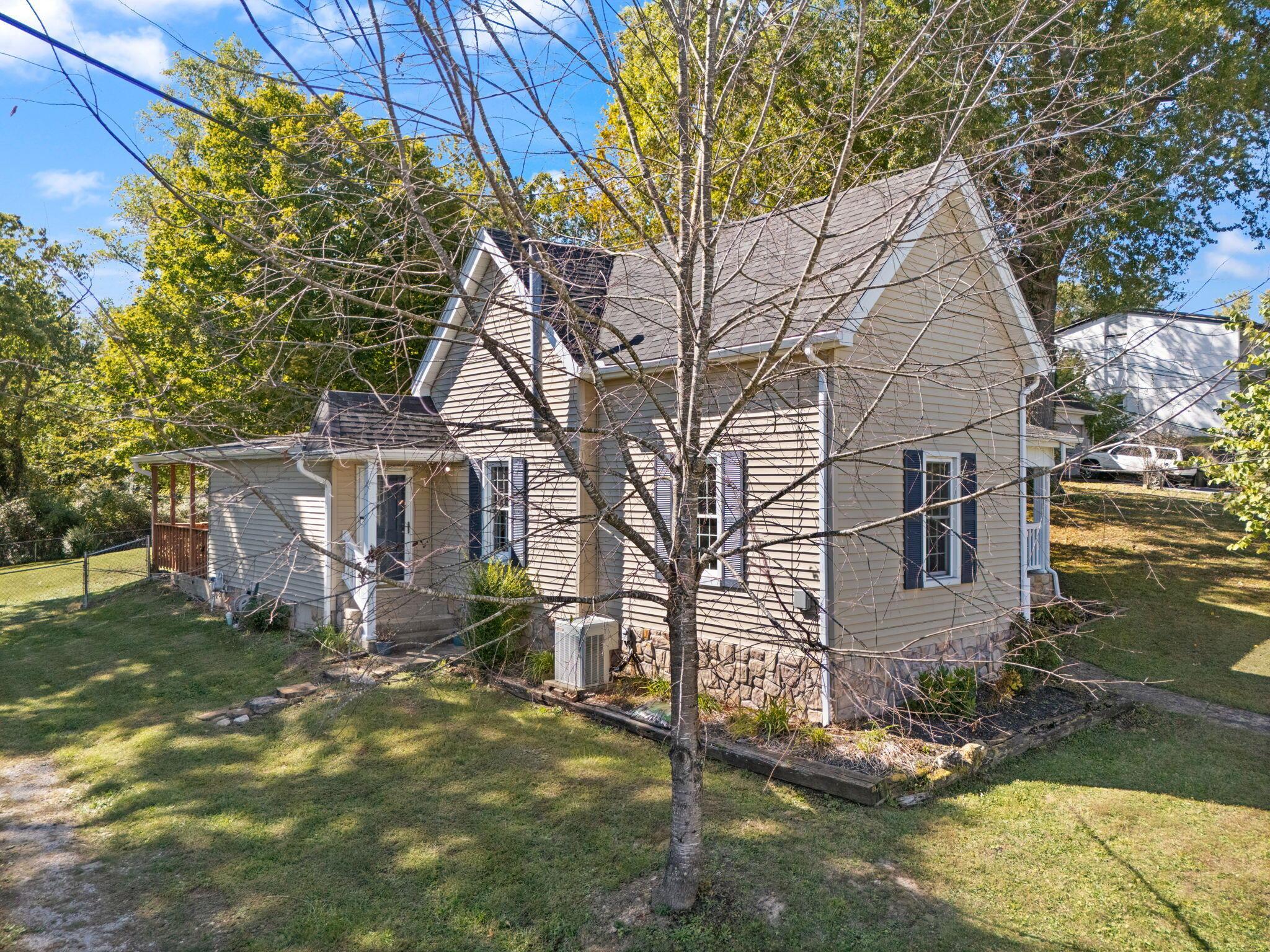 Image 4: 42-web-or-mls-DJI_20251009143358_0141_D