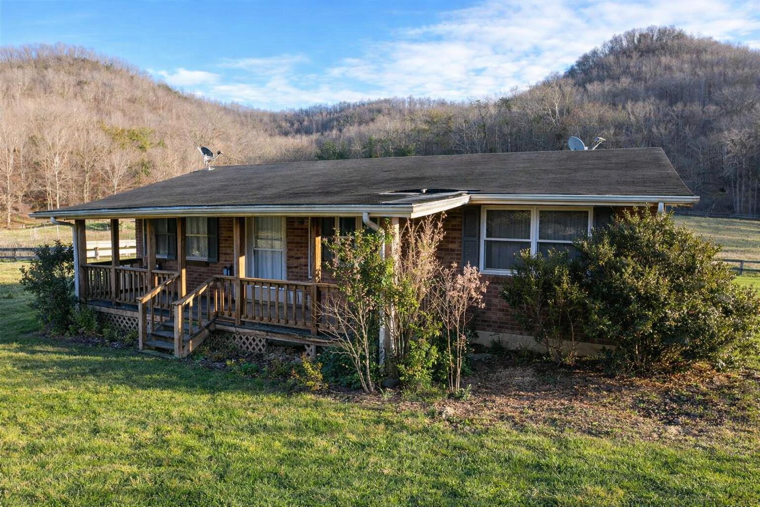 Image 4: 2352 Sq feet!