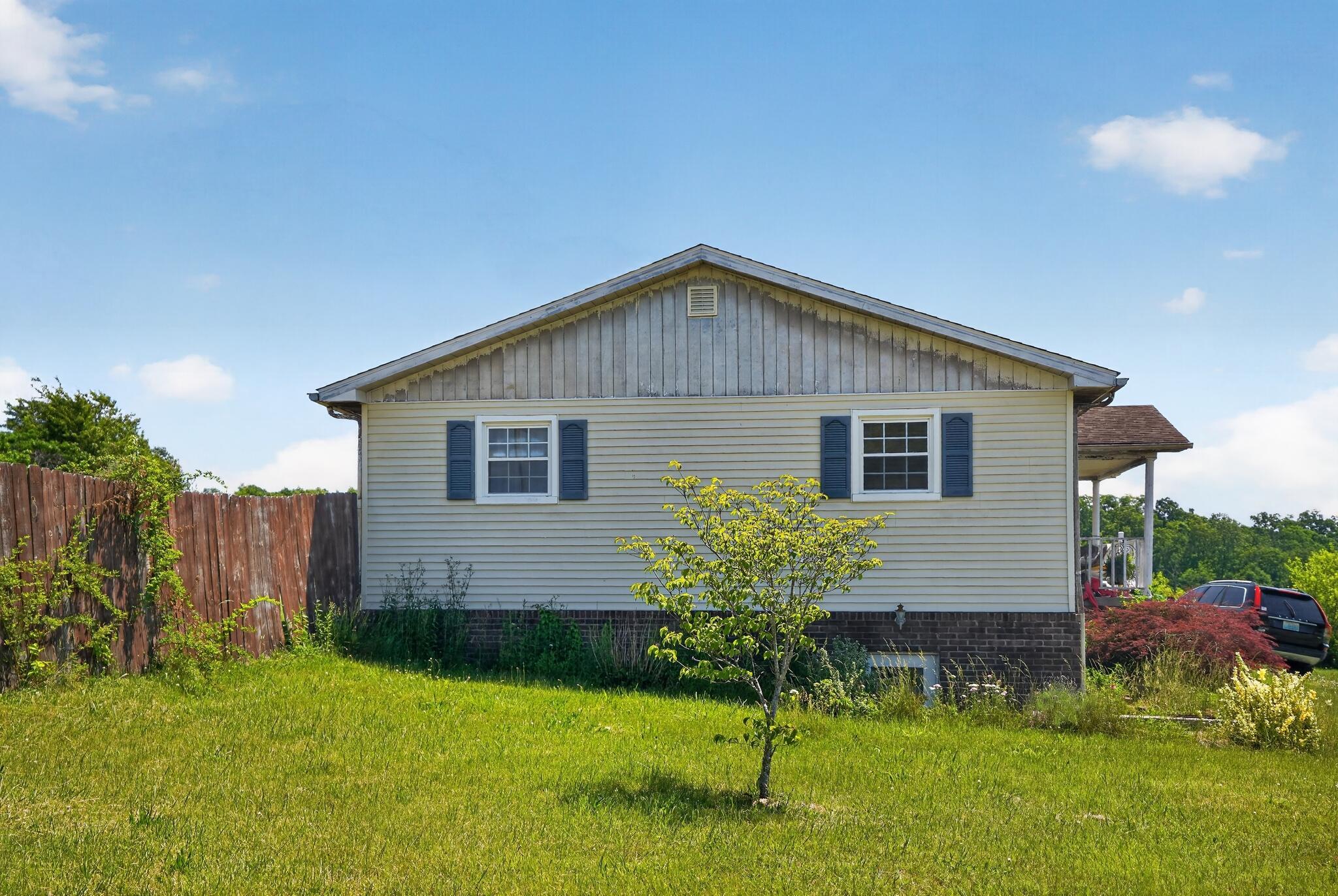 Image 3: 03_530_Heaton_Ford_Rd-Exterior-6353