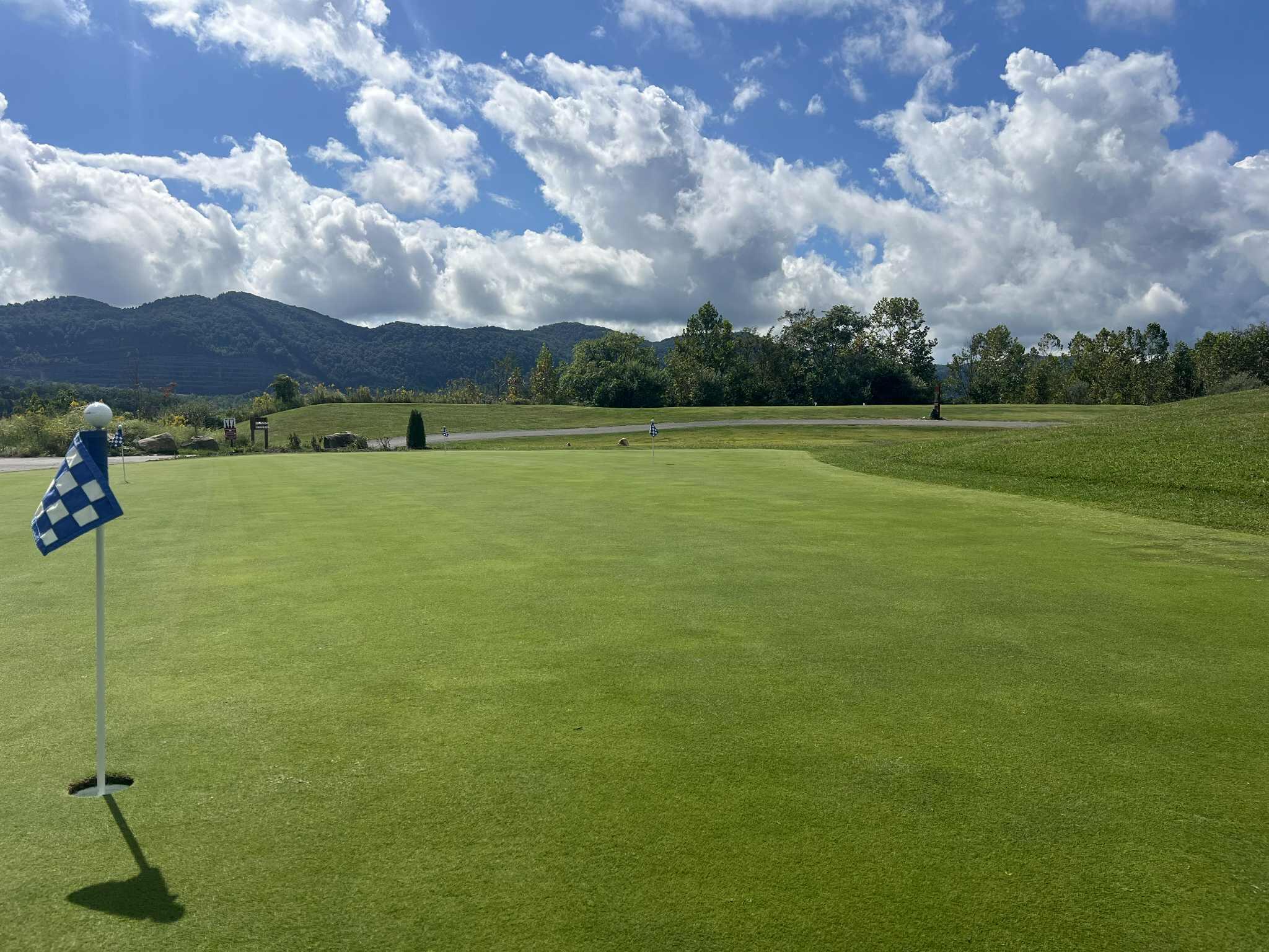 Image 2: att.-mD63kqUhTlaWkehjsAAX12w2Uv3aVaieLZP