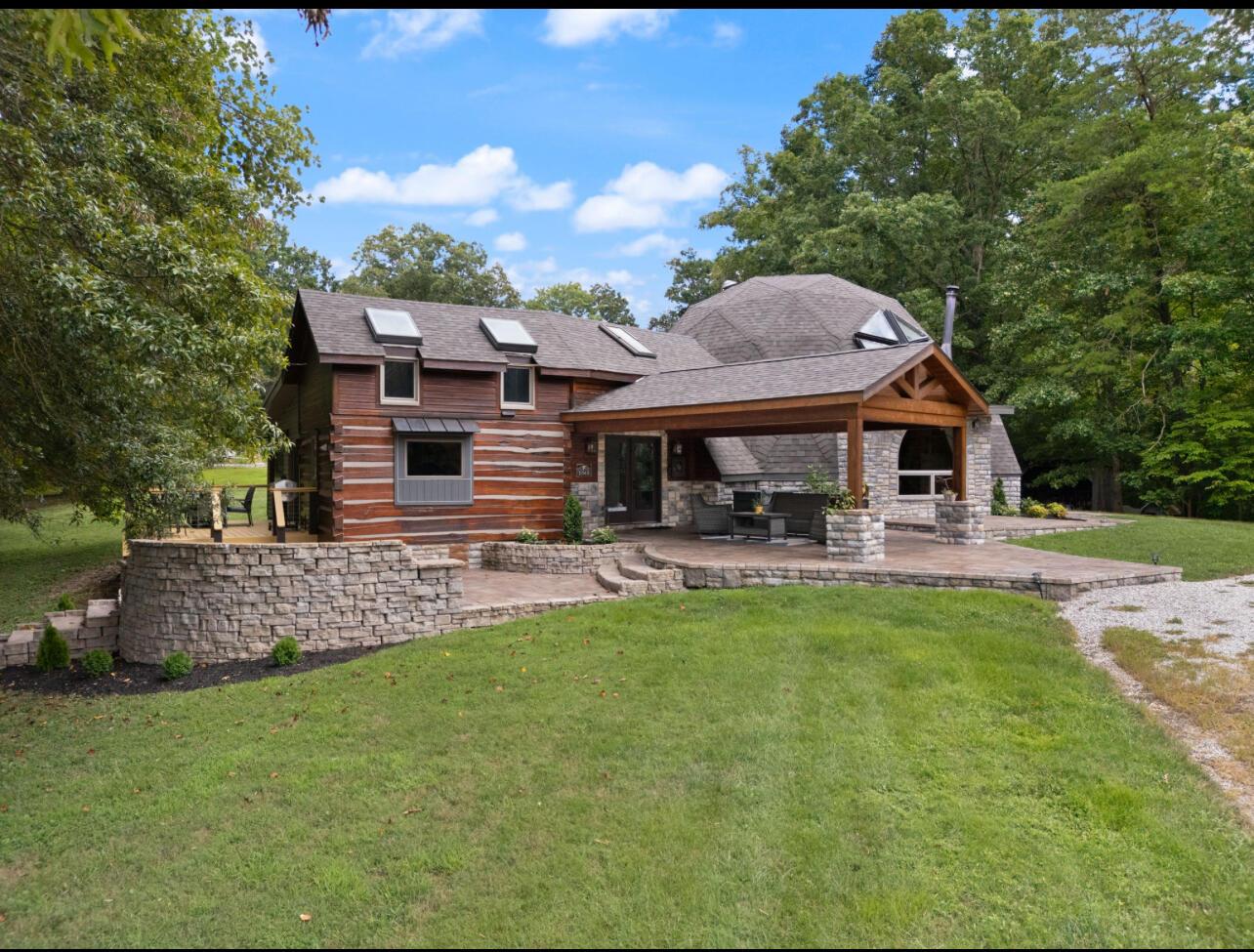 Image 1: Domain Farm