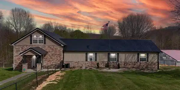 230 Stephen Trace Road