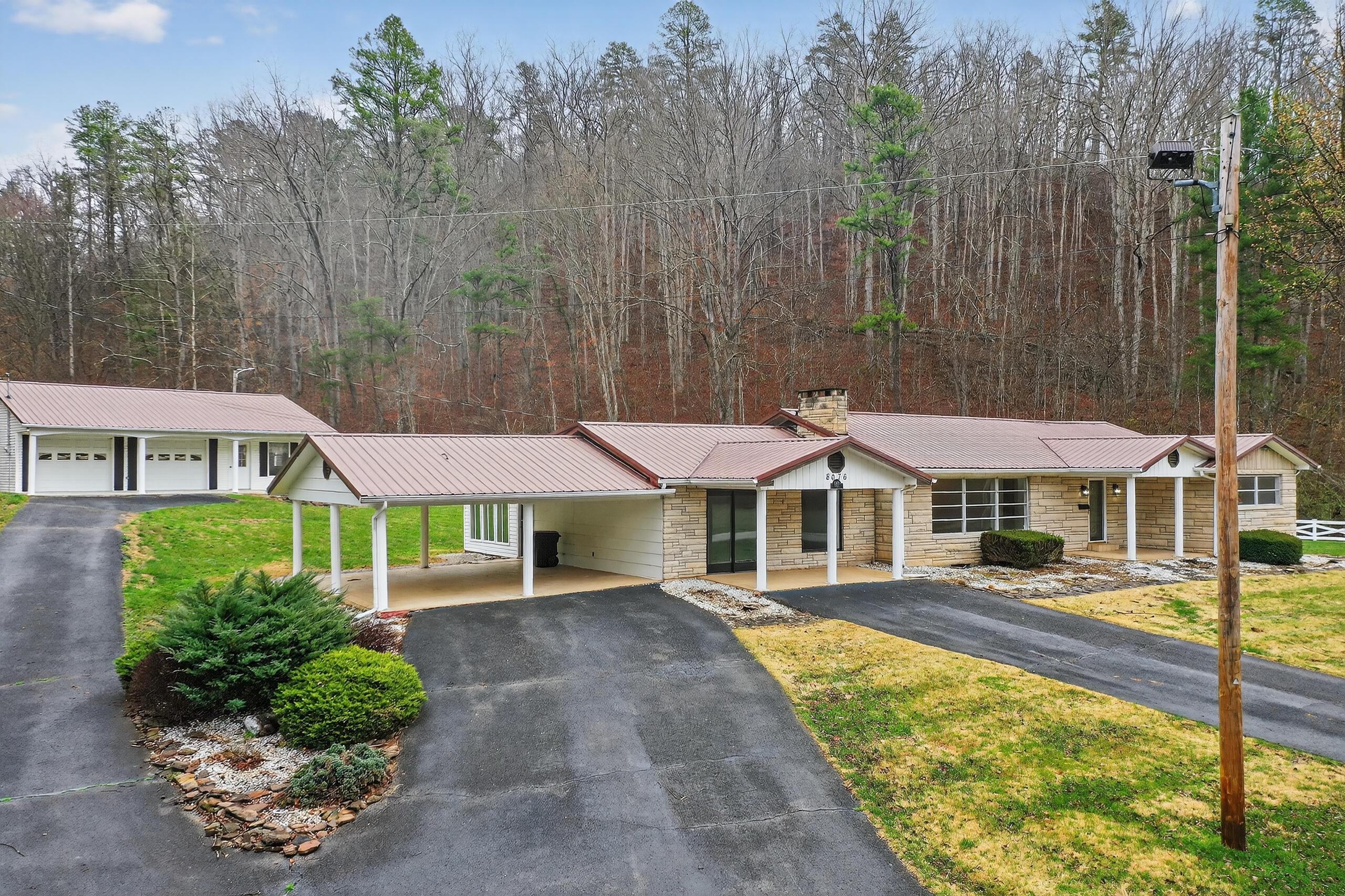 Image 1: 8075highway638_10