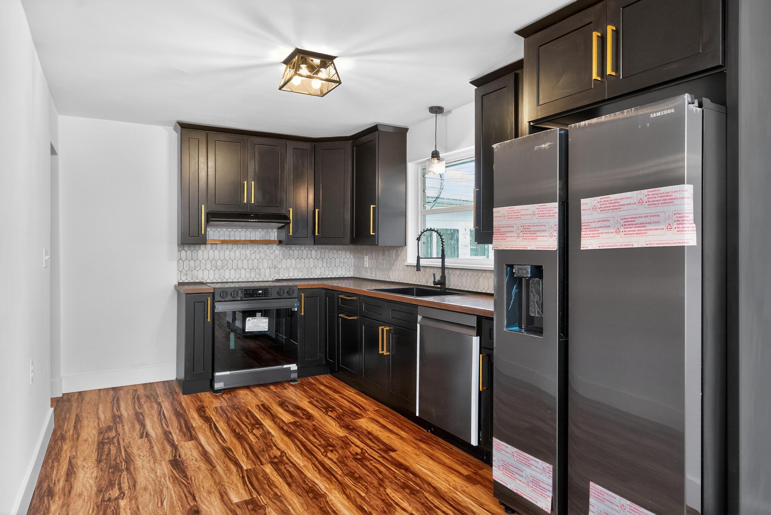 Image 3: 8075highway638_12