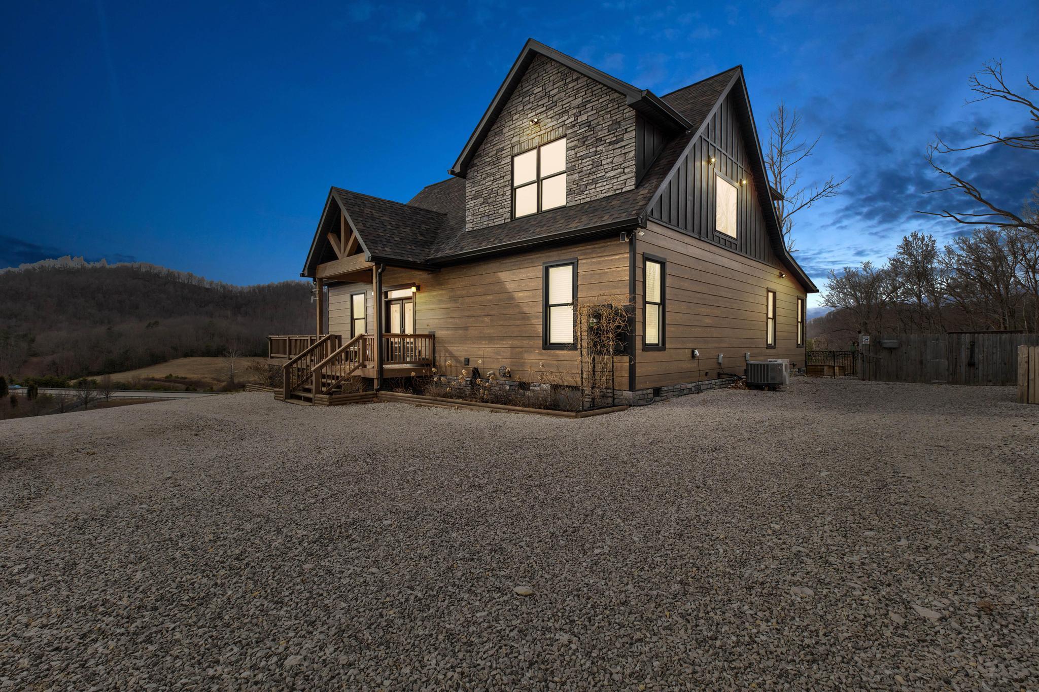 Image 3: PWM25904_5_6 copy