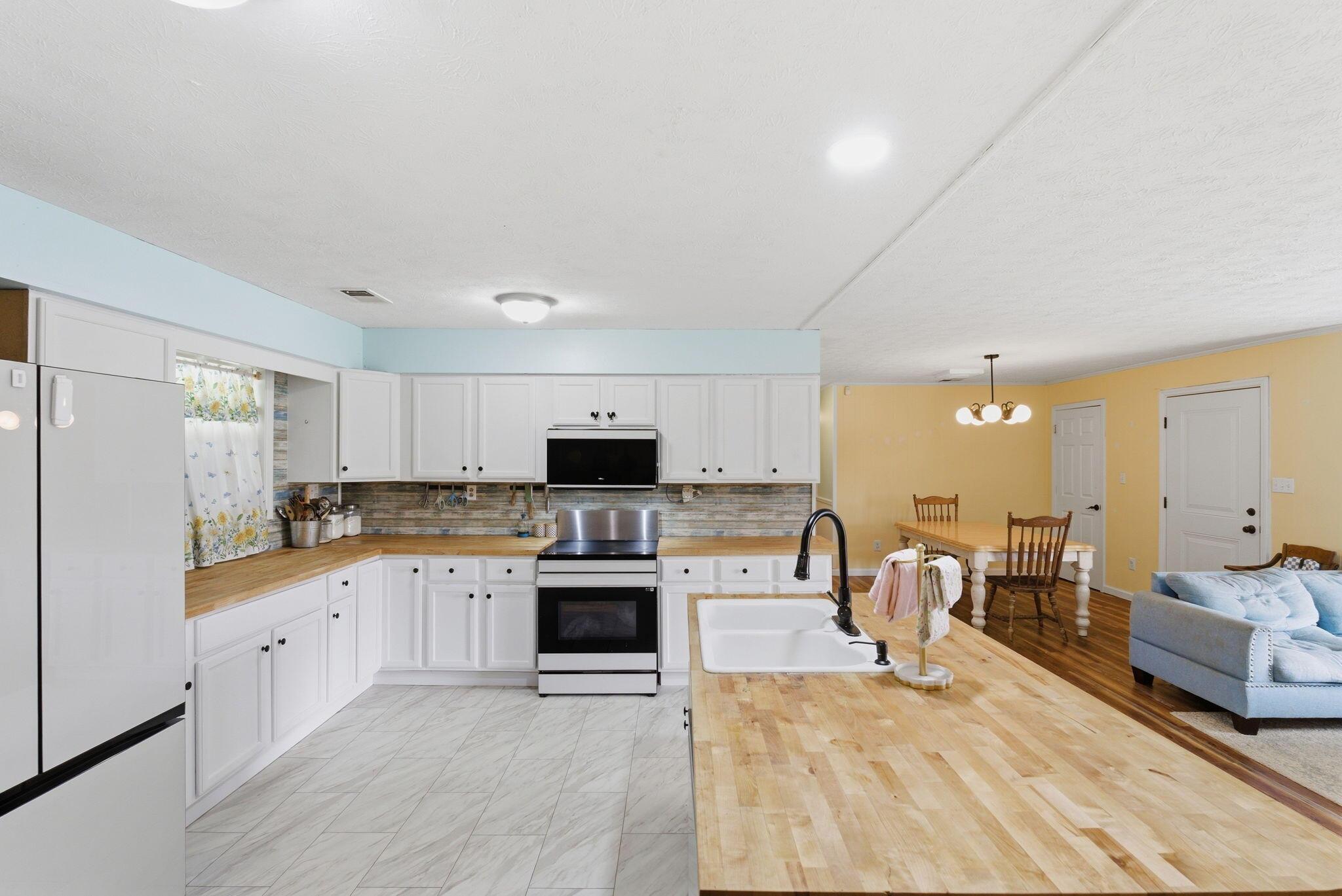 Image 2: 38-web-or-mls-DSC03038