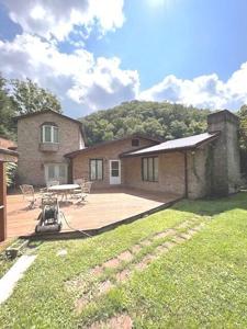 68 Pauley Hollow