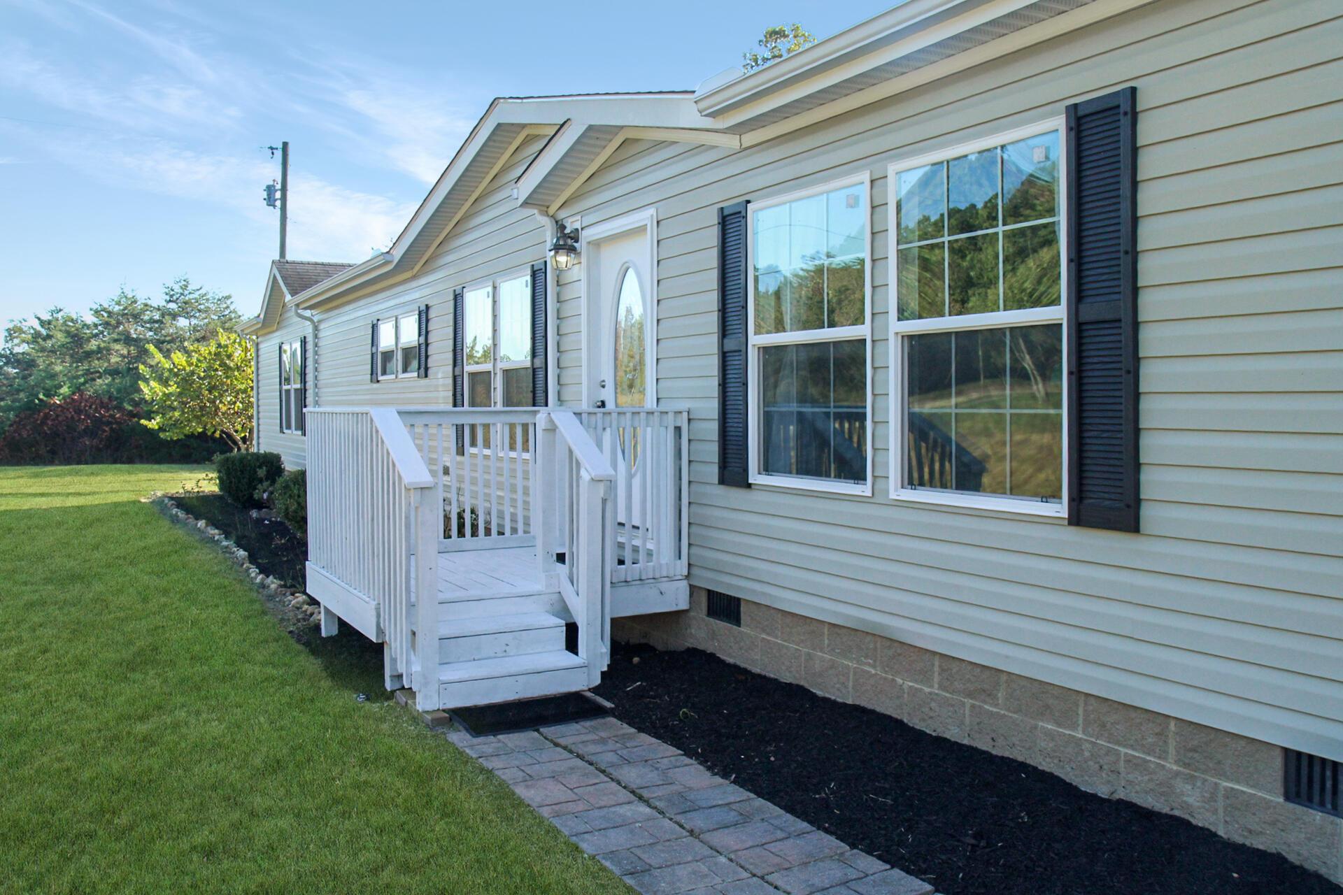 Image 3: Front Walkway