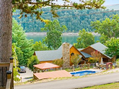 1824 Bridge Hollow Road