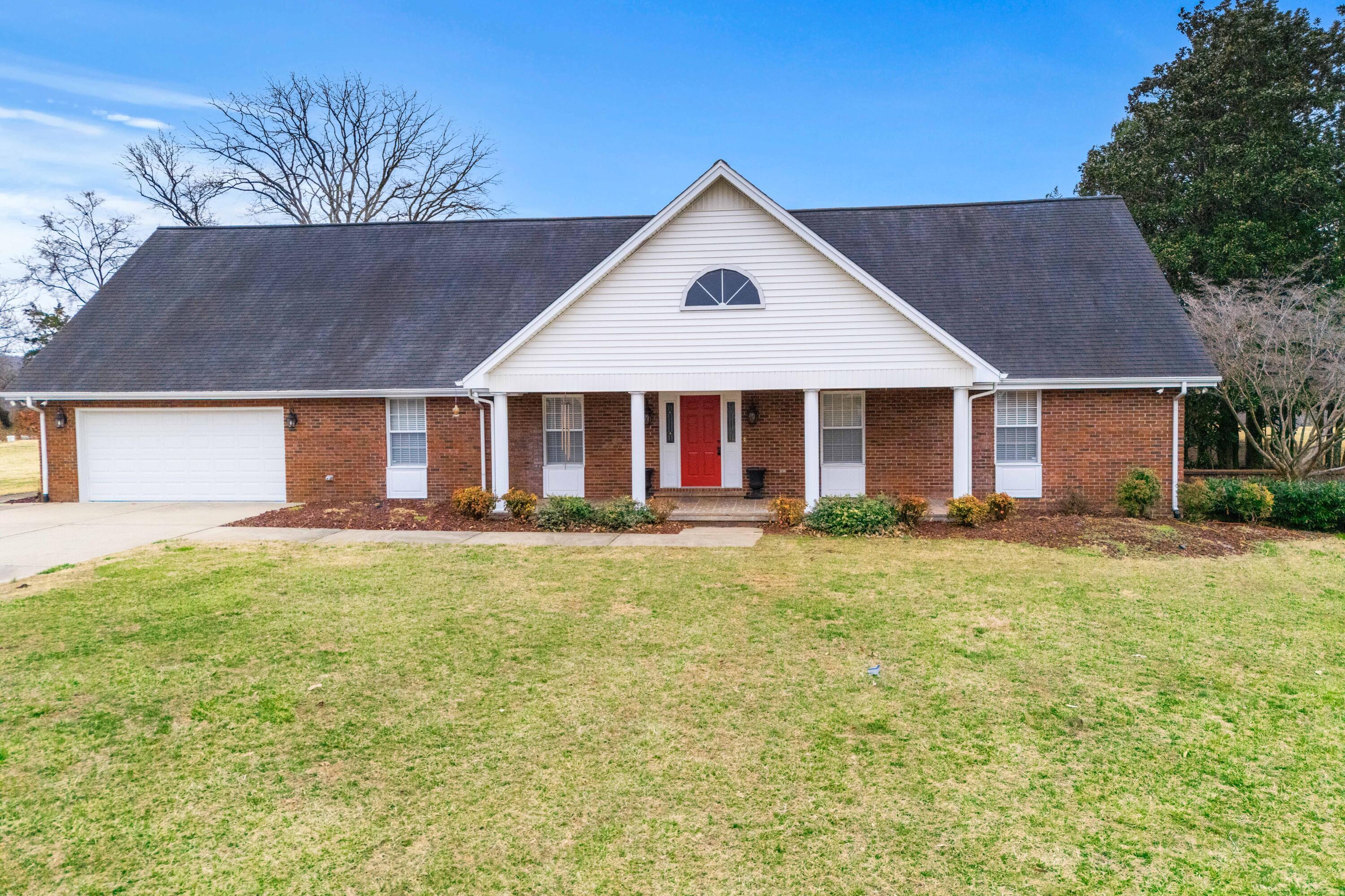 Image 4: 101 - Front Exterior