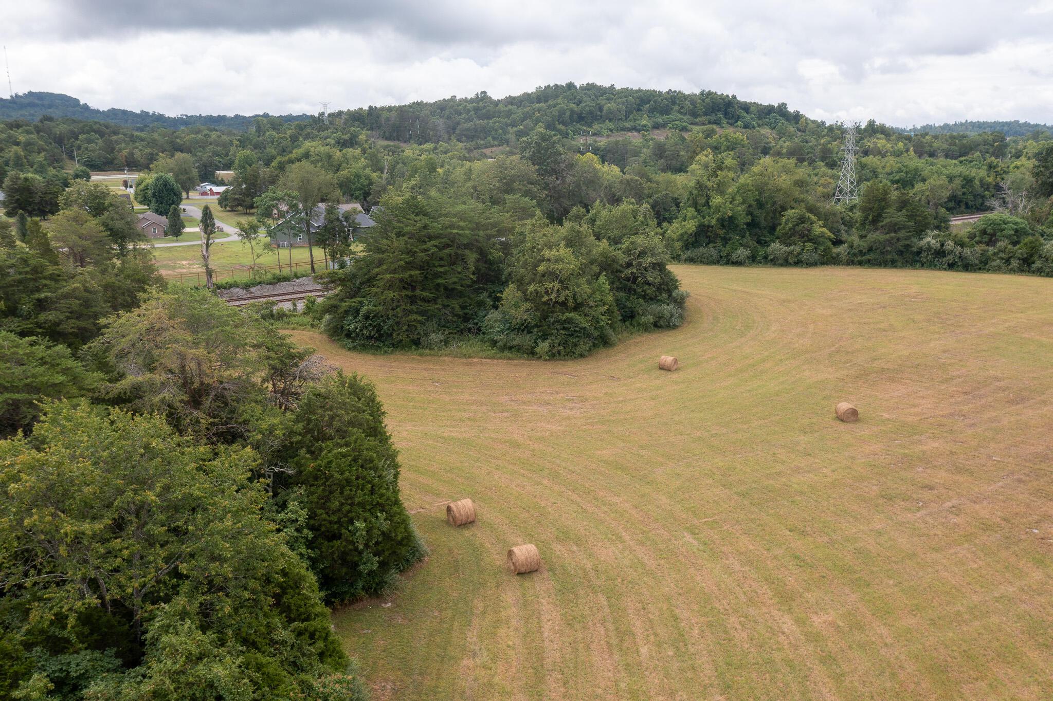 Image 1: Low Farm Photo 4