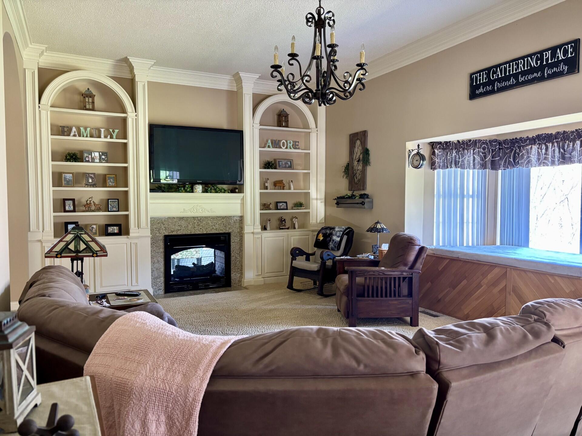 Image 2: Living Room