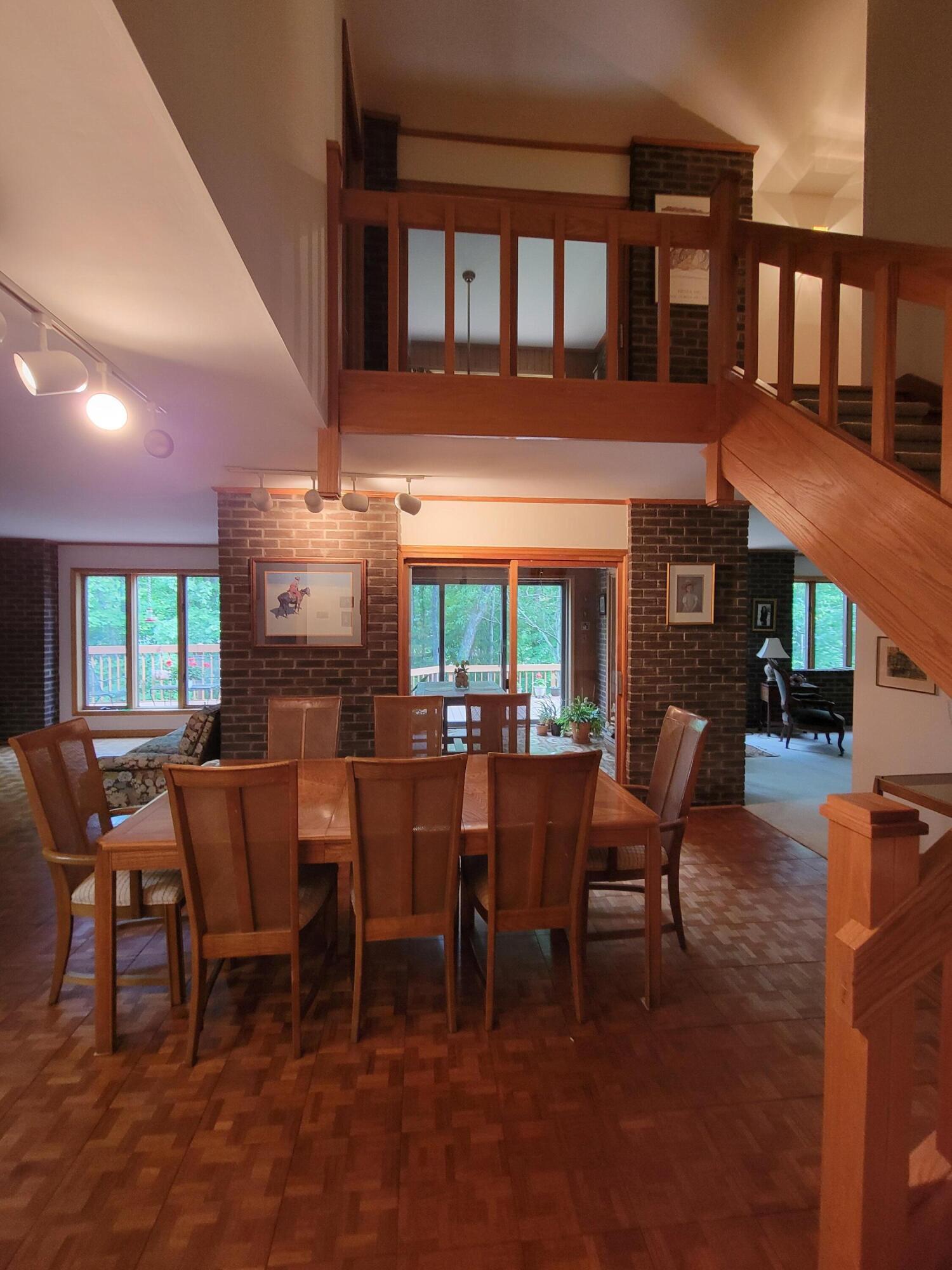 Image 4: Dining1