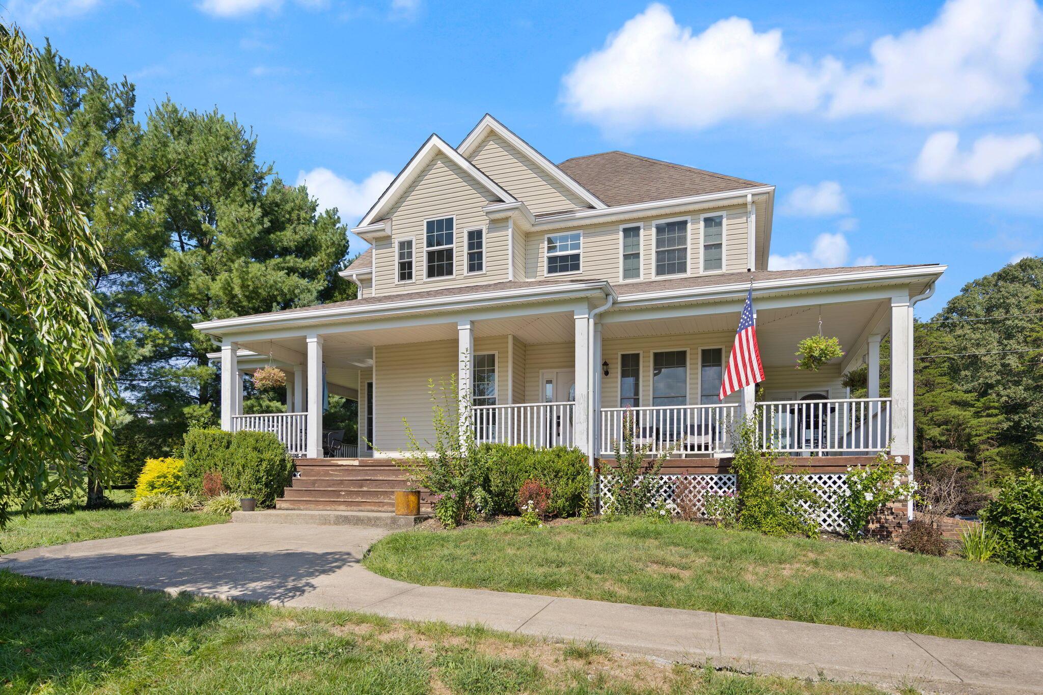 Image 1: 2-web-or-mls-413A3944