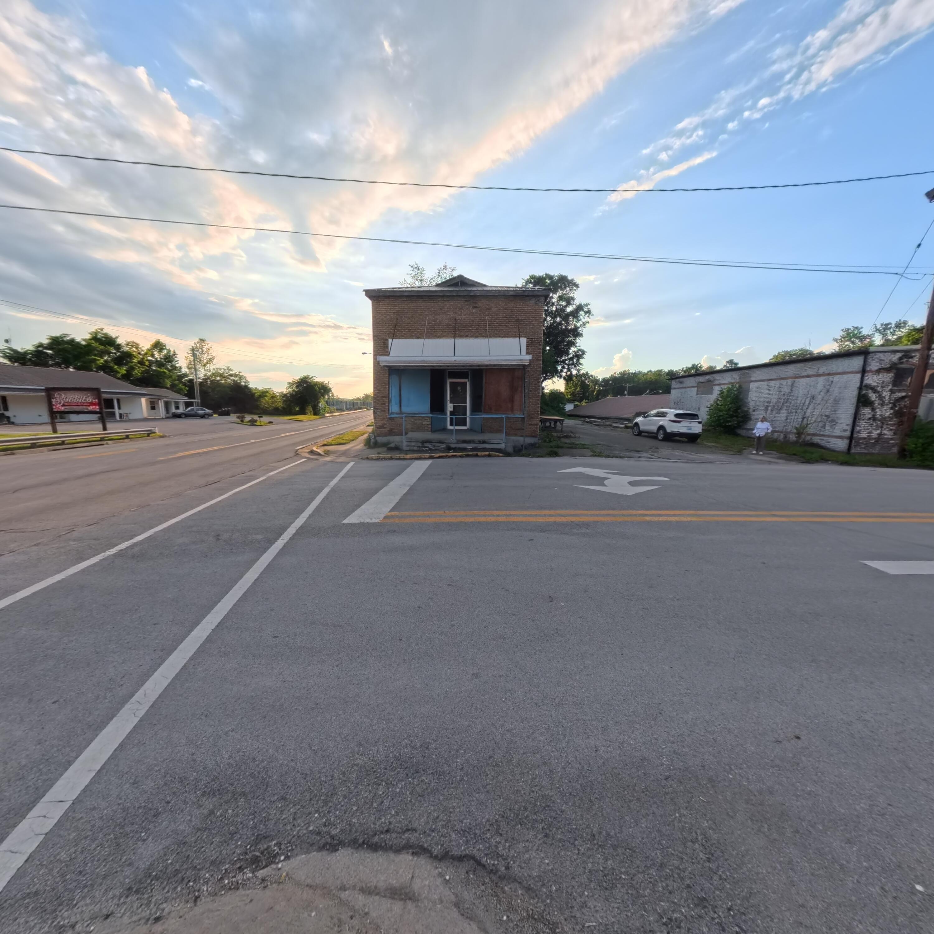 Image 2: Ravenna, Ky.