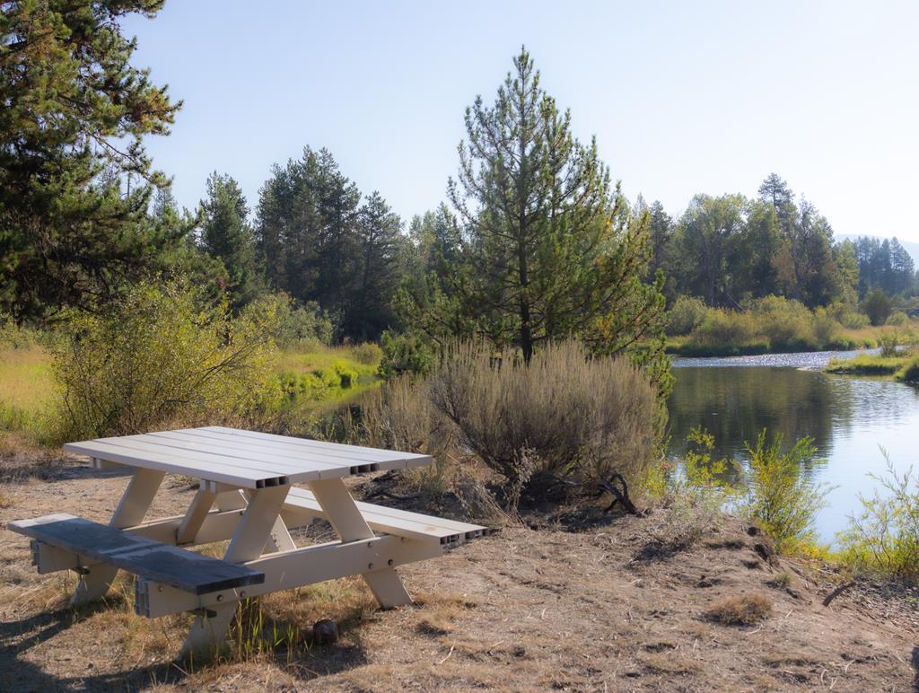 Image 4: Private Community Land